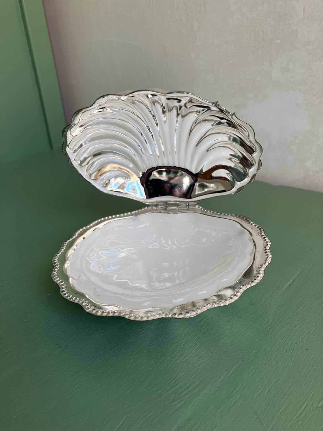 Vintage shell butter dish