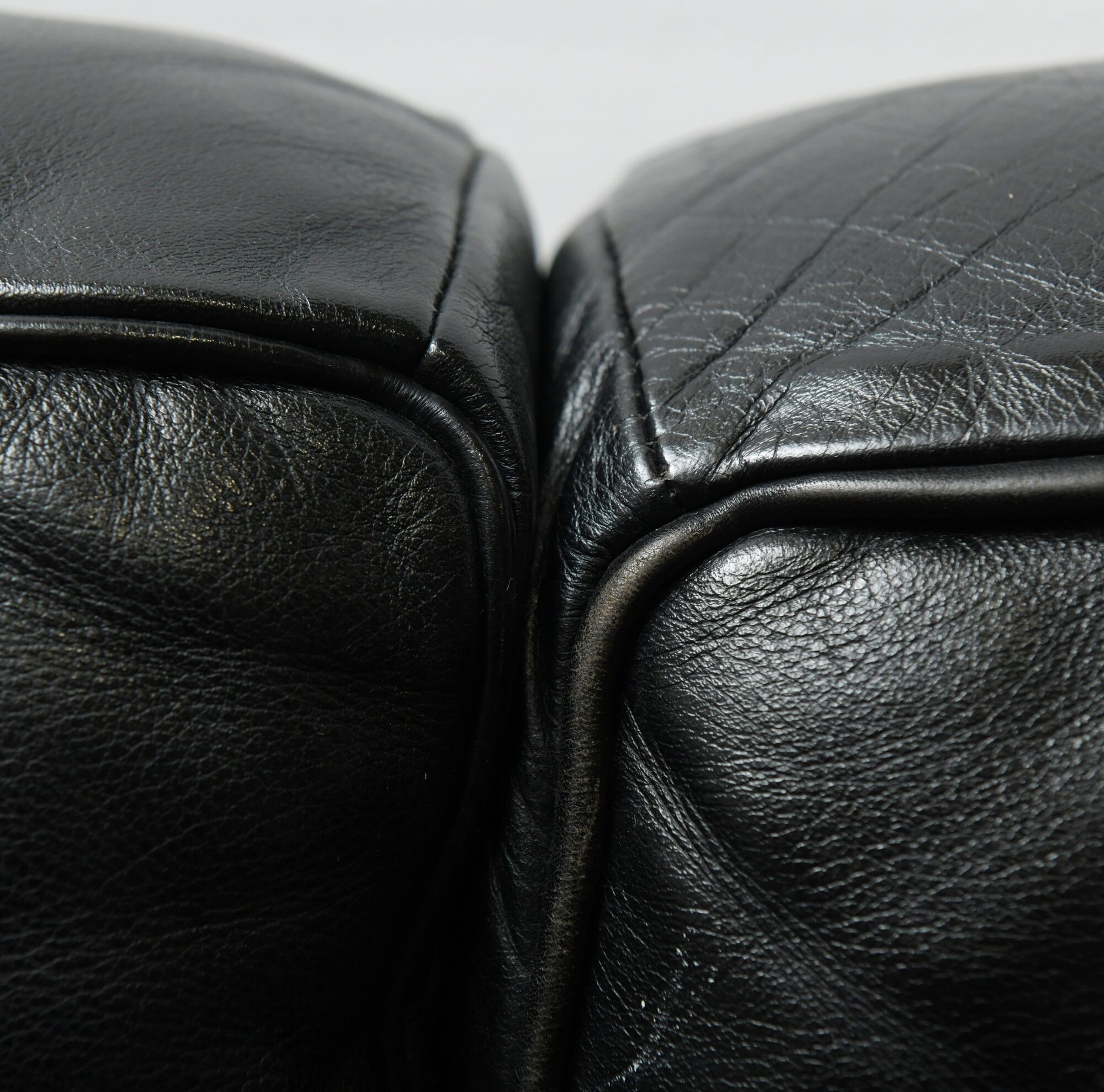 Vintage LC-2 in black leather by Le Corbusier, Jeanneret & Perriand for Cassina