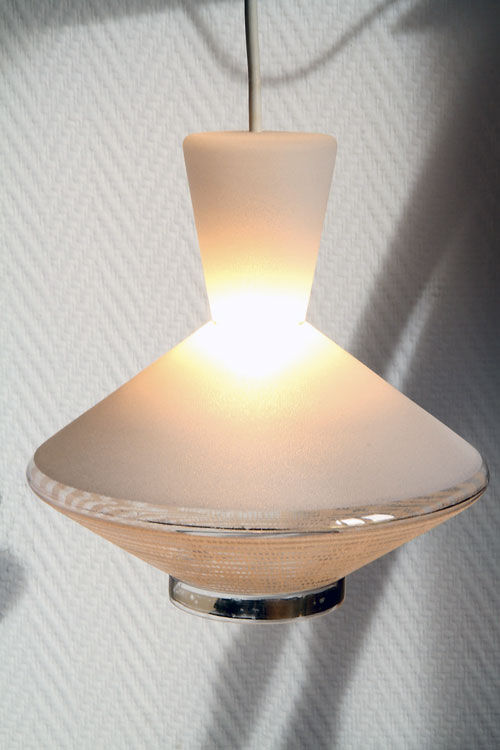 Suspension lamp Diabolo saucer in frosted glass.