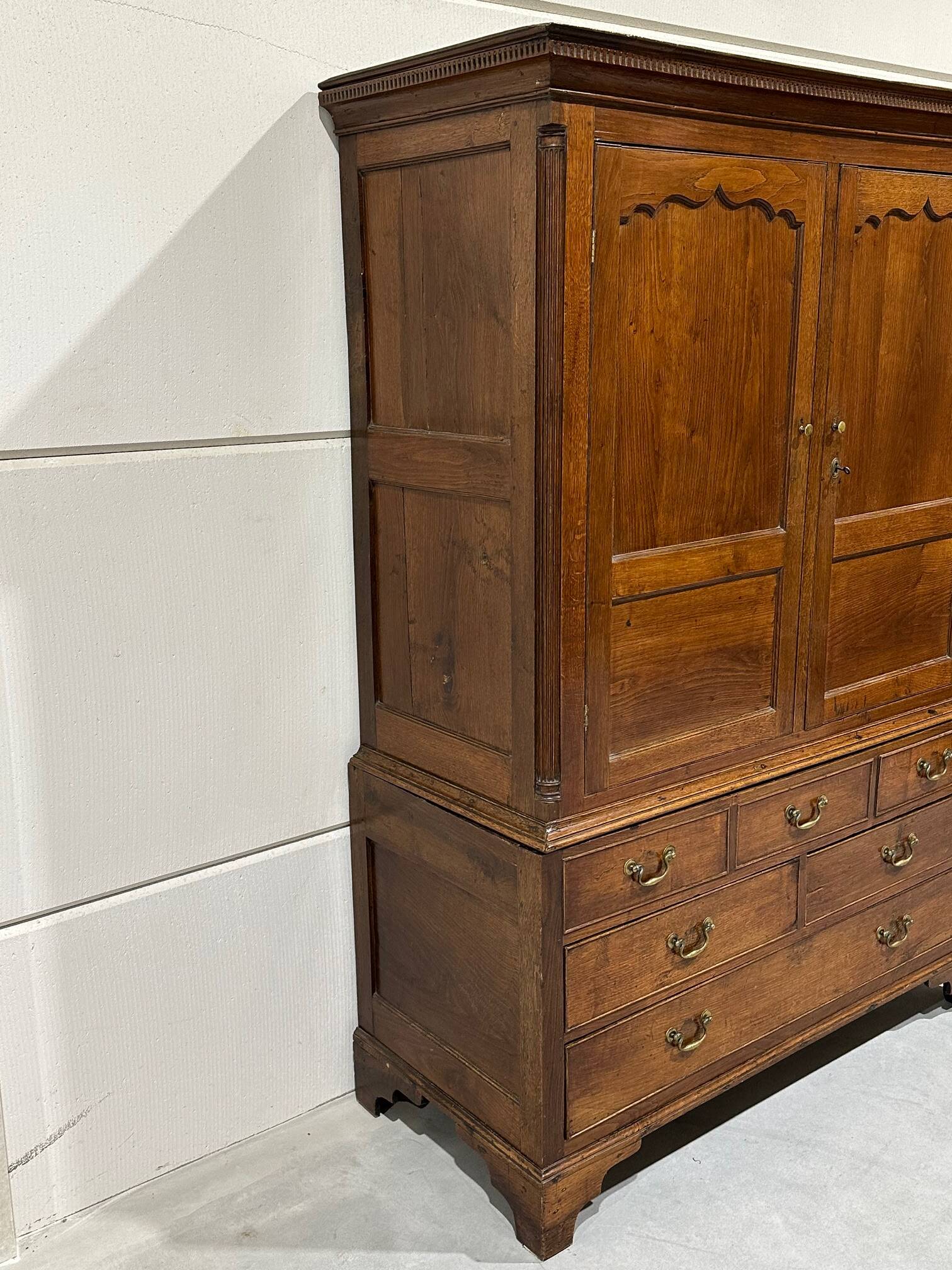 18th Century oak welsh cupboard