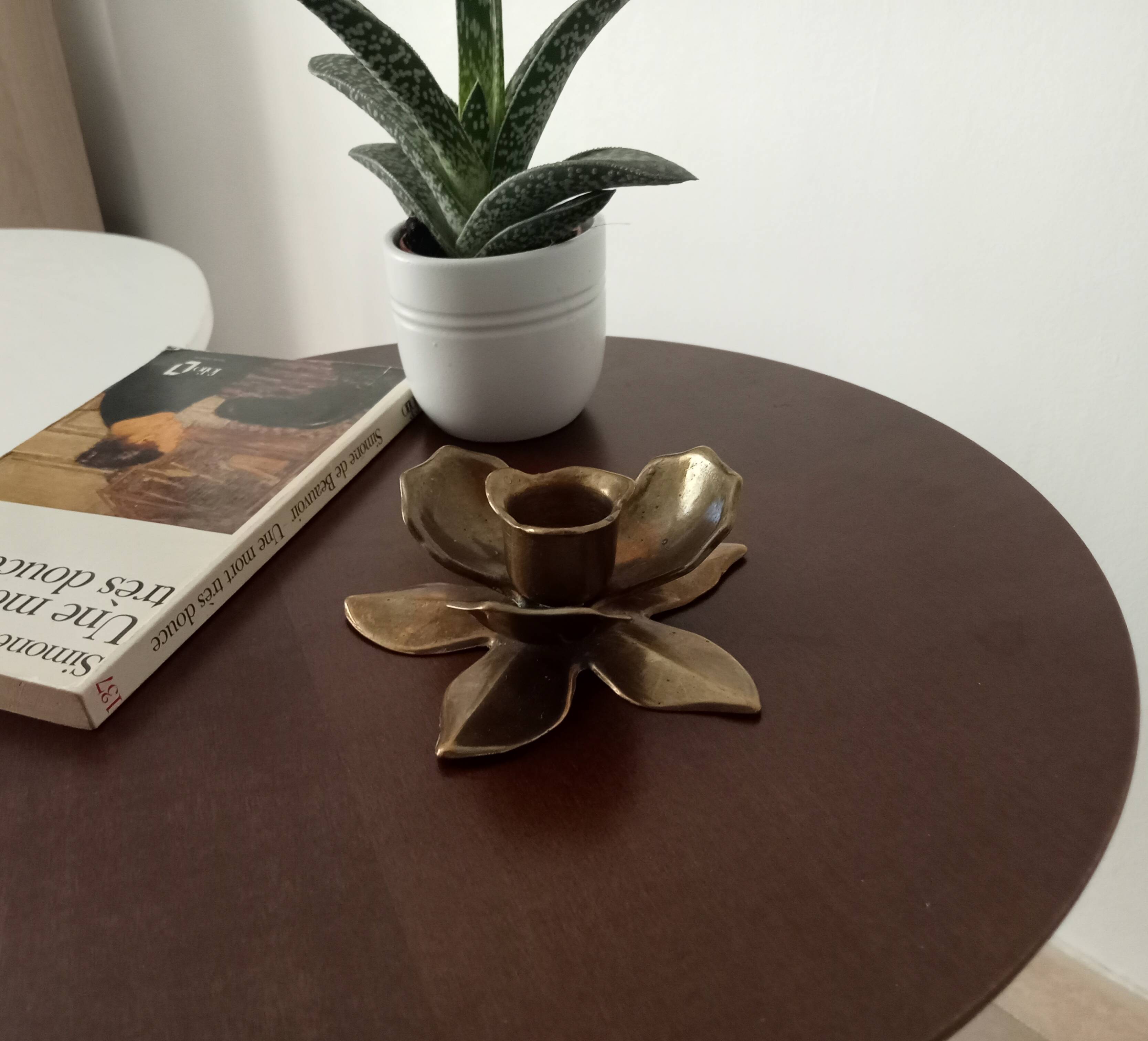 Vintage flower candlestick in solid gold brass
