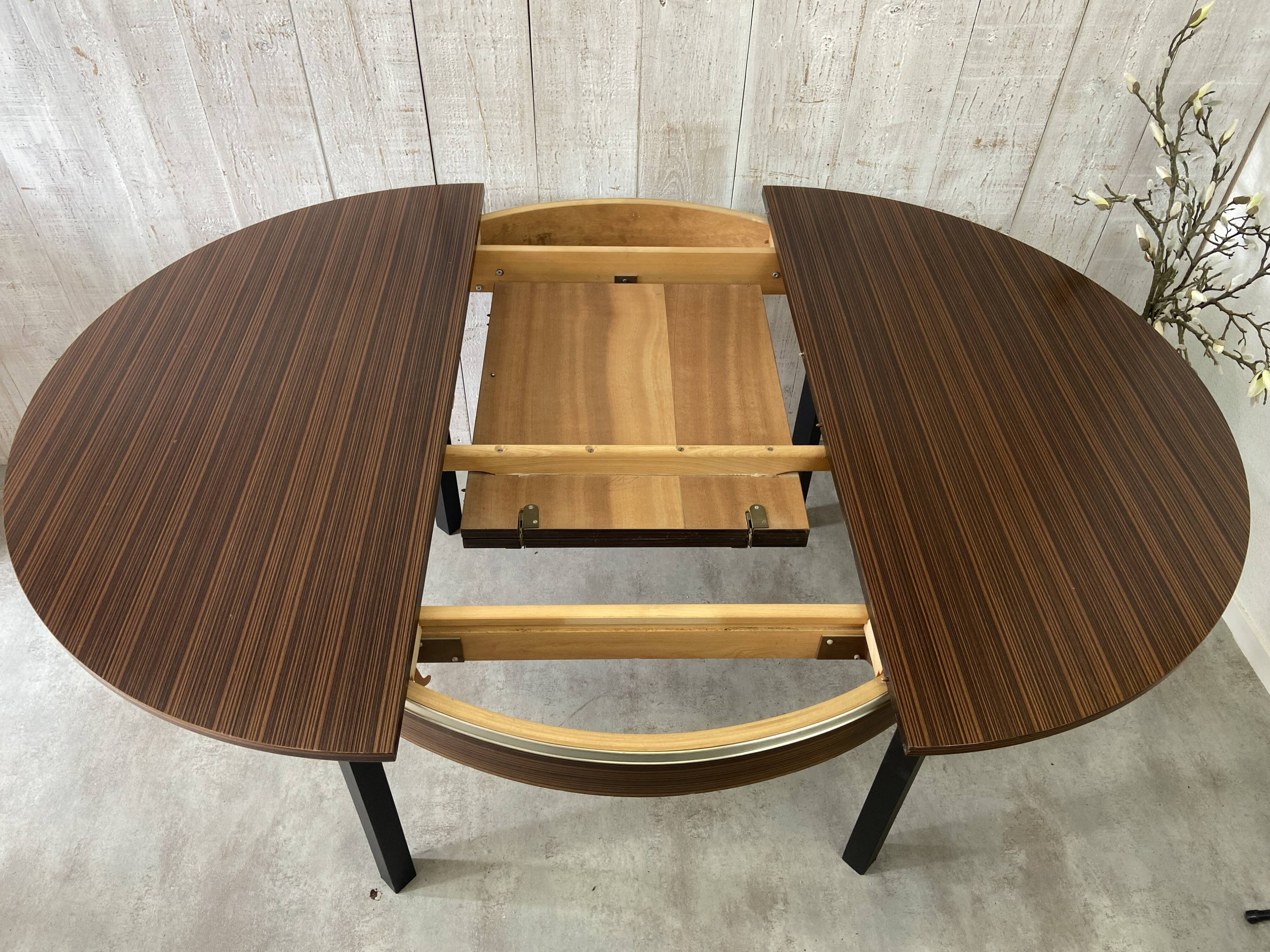 Extensible "butterfly" table