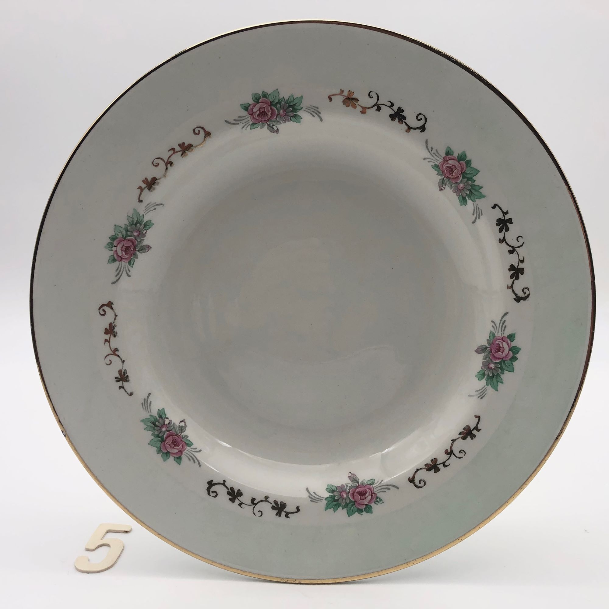 6 assiettes creuses estampillées “ l’amandinoise”