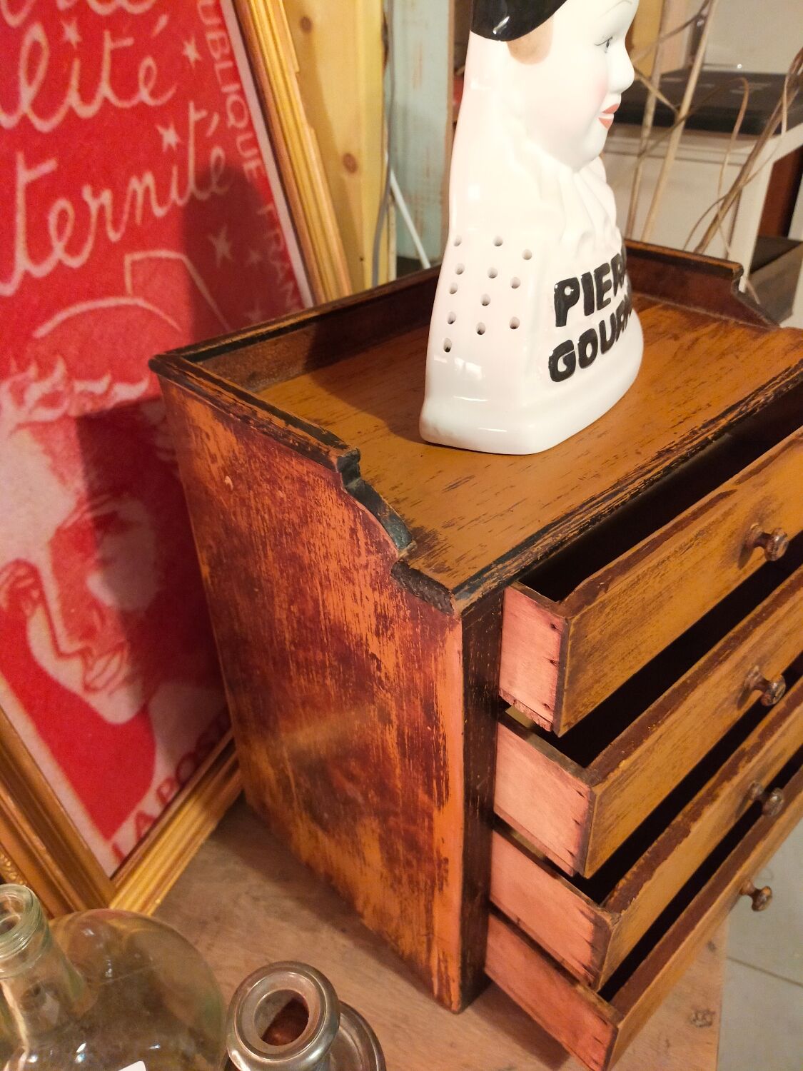 Haberdashery or watchmaking furniture