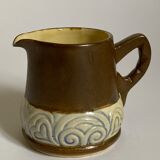 Theiere and milk jar thereof