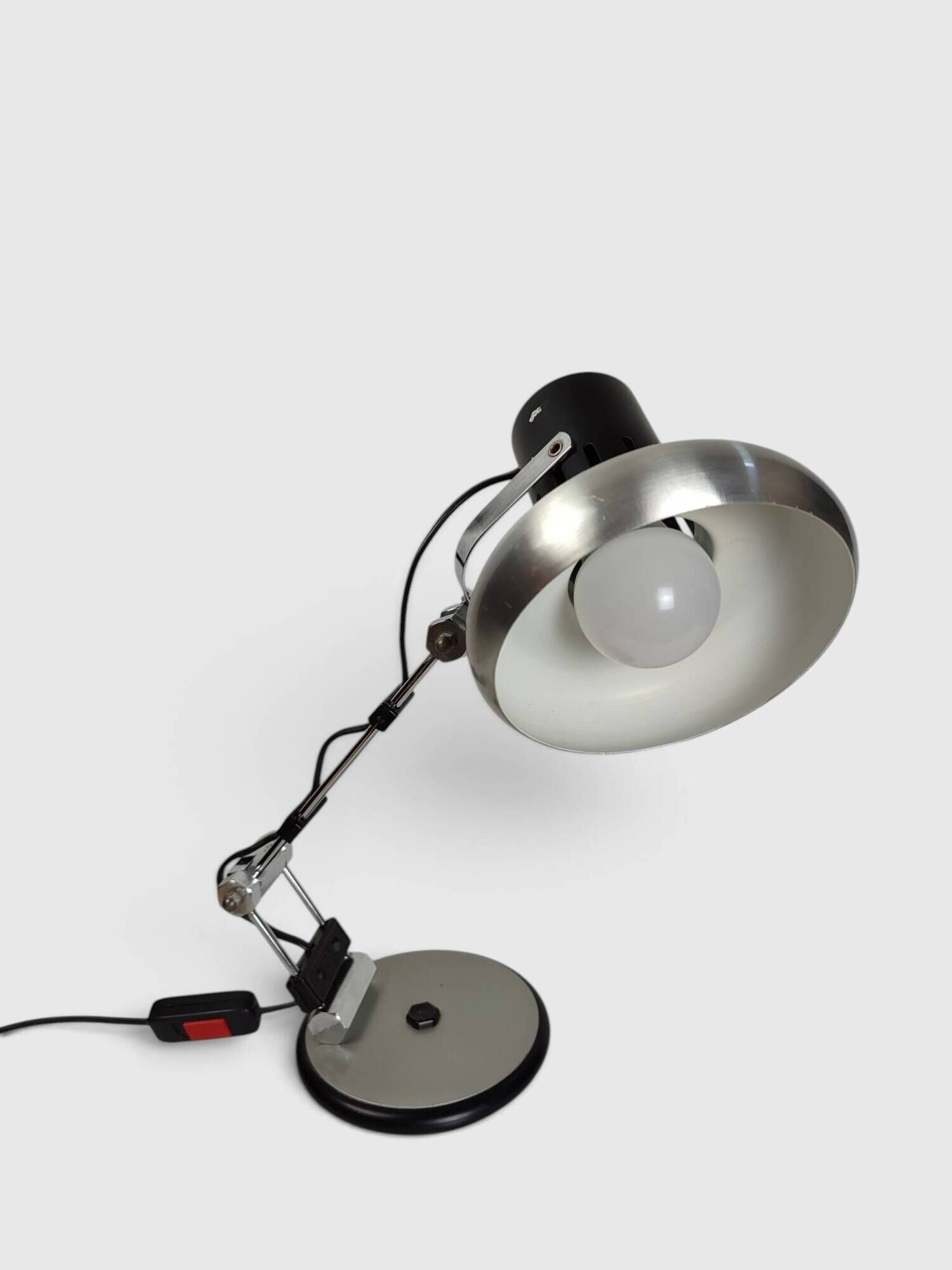 Modernist articulated desk lamp