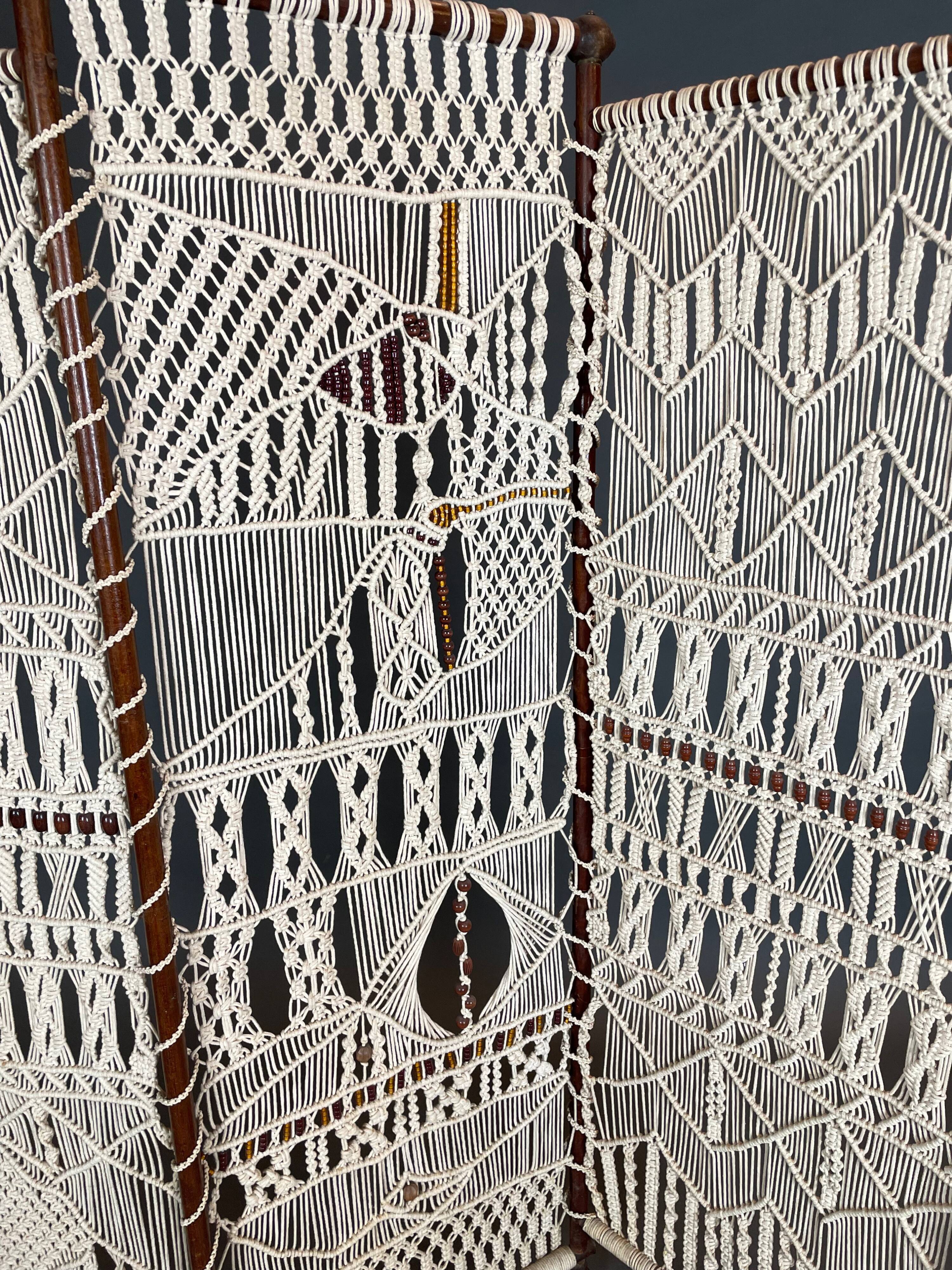 Paravent structure bois et macramé