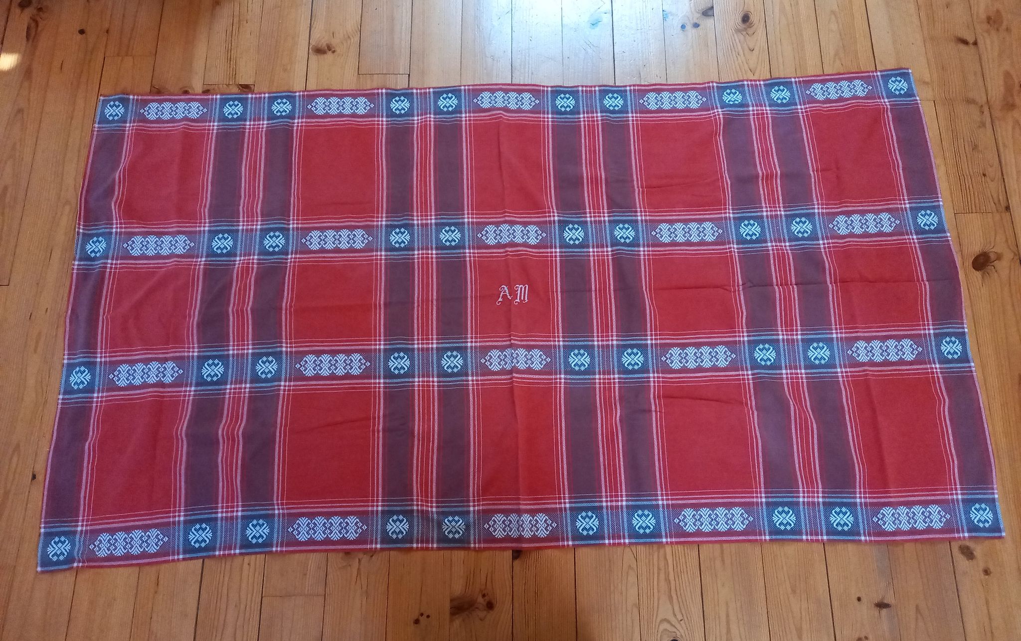 Nappe vintage et ses 12 serviettes coton rouge monogrammées am