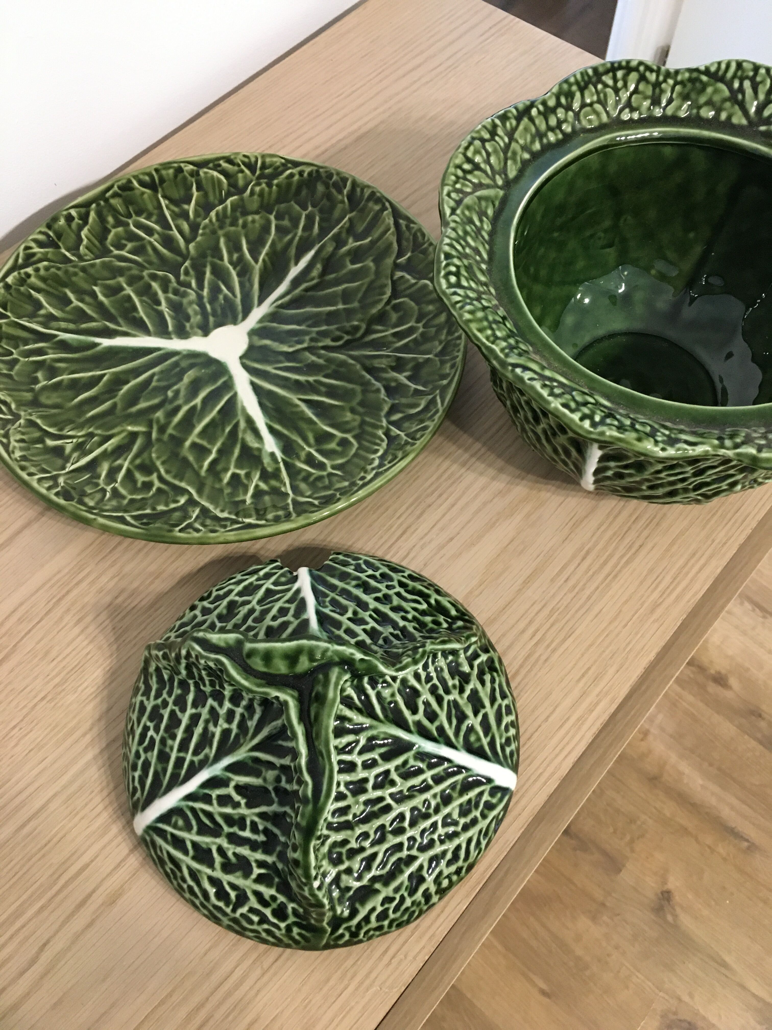 Cabbage-shaped soup bowl