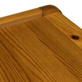 Ensemble vintage de trois tables d'appoint en pin, tables gigognes, années 1970