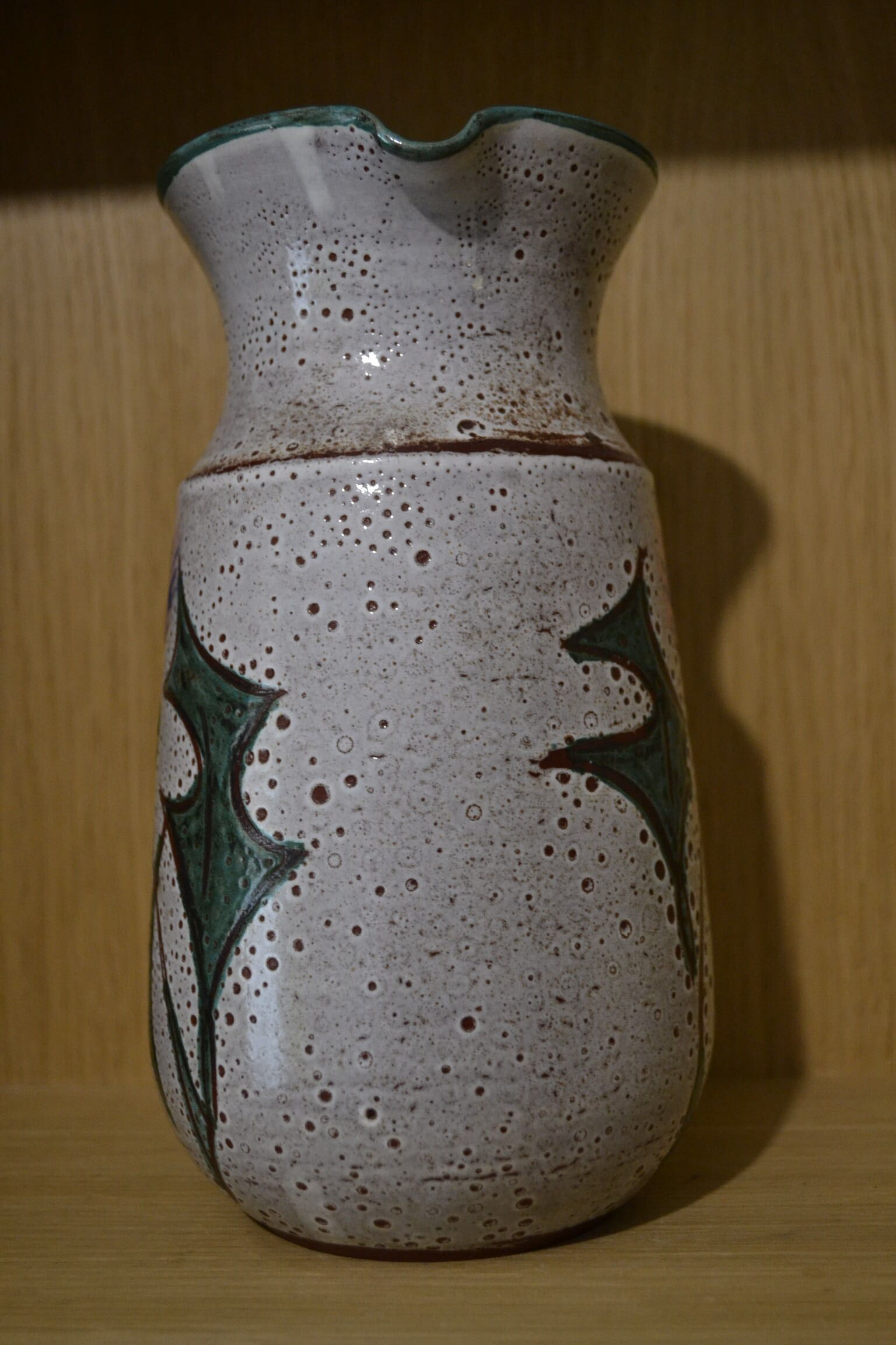 Thistle pitcher Valauris