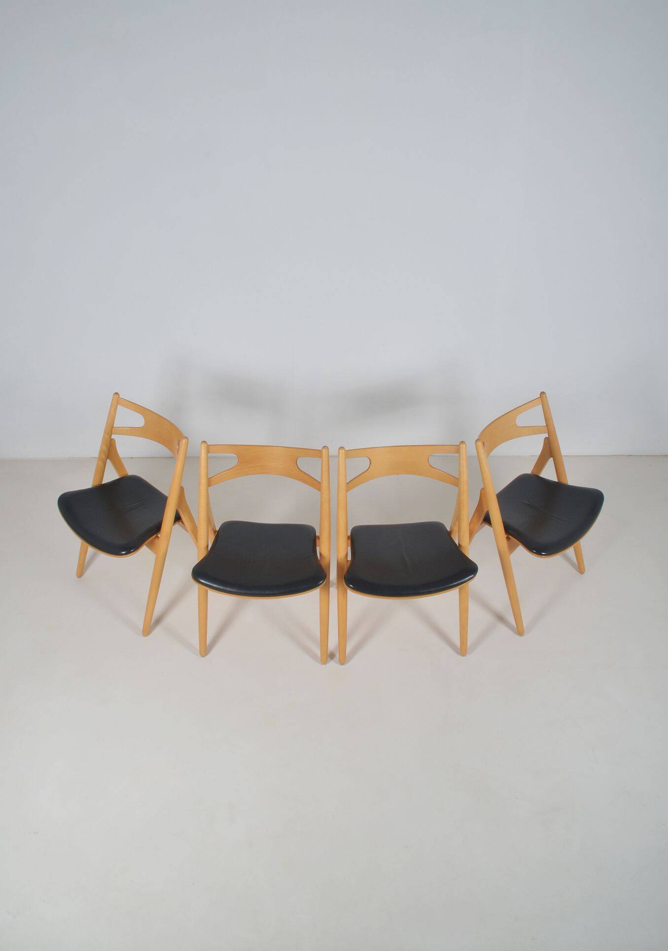 Set CH-29 Sawbuck chairs designed by Hans Wegner for Carl Hansen & Son
