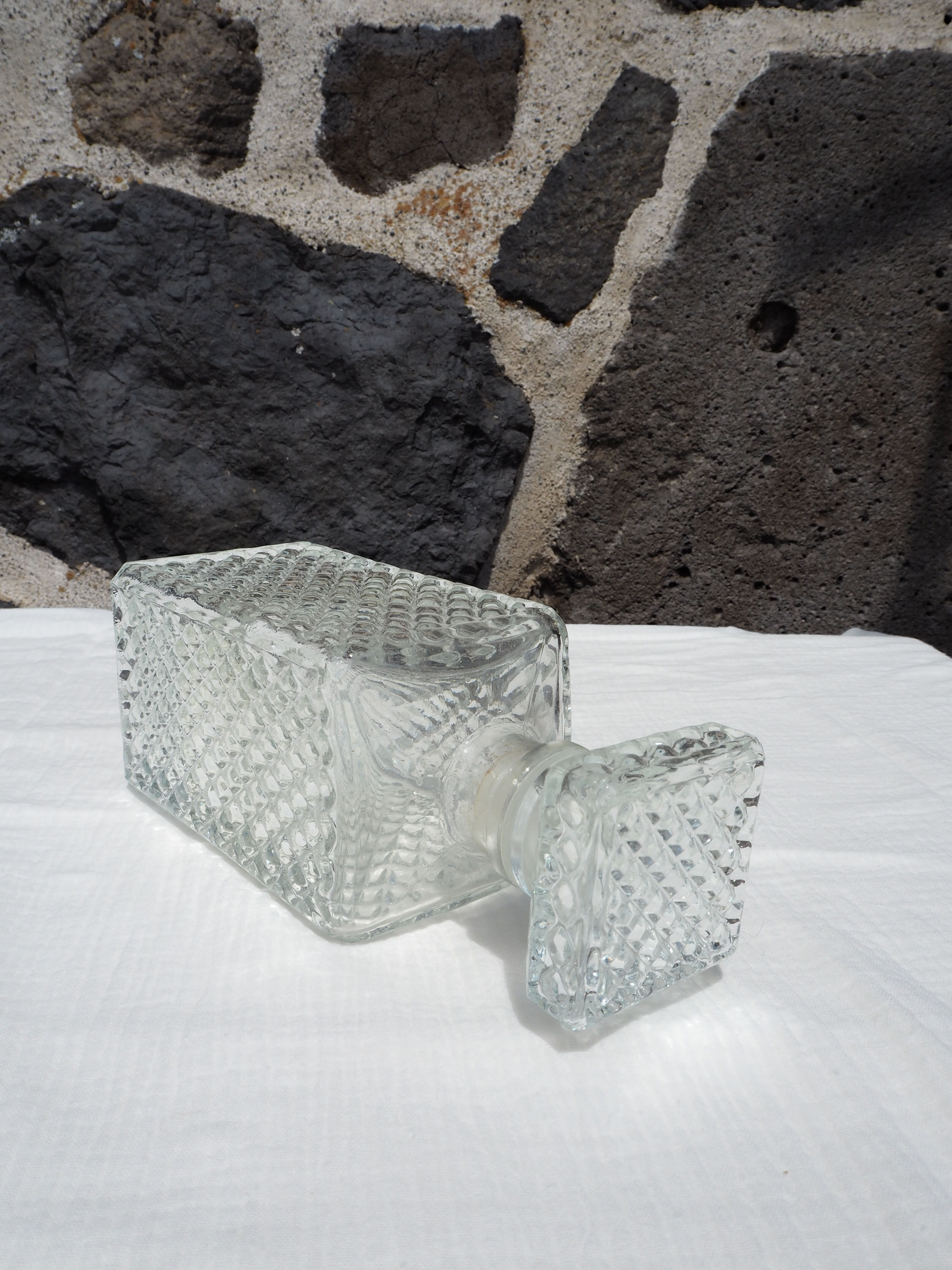 Glass whisky decanter