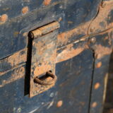 Old large-format trunk 930cm