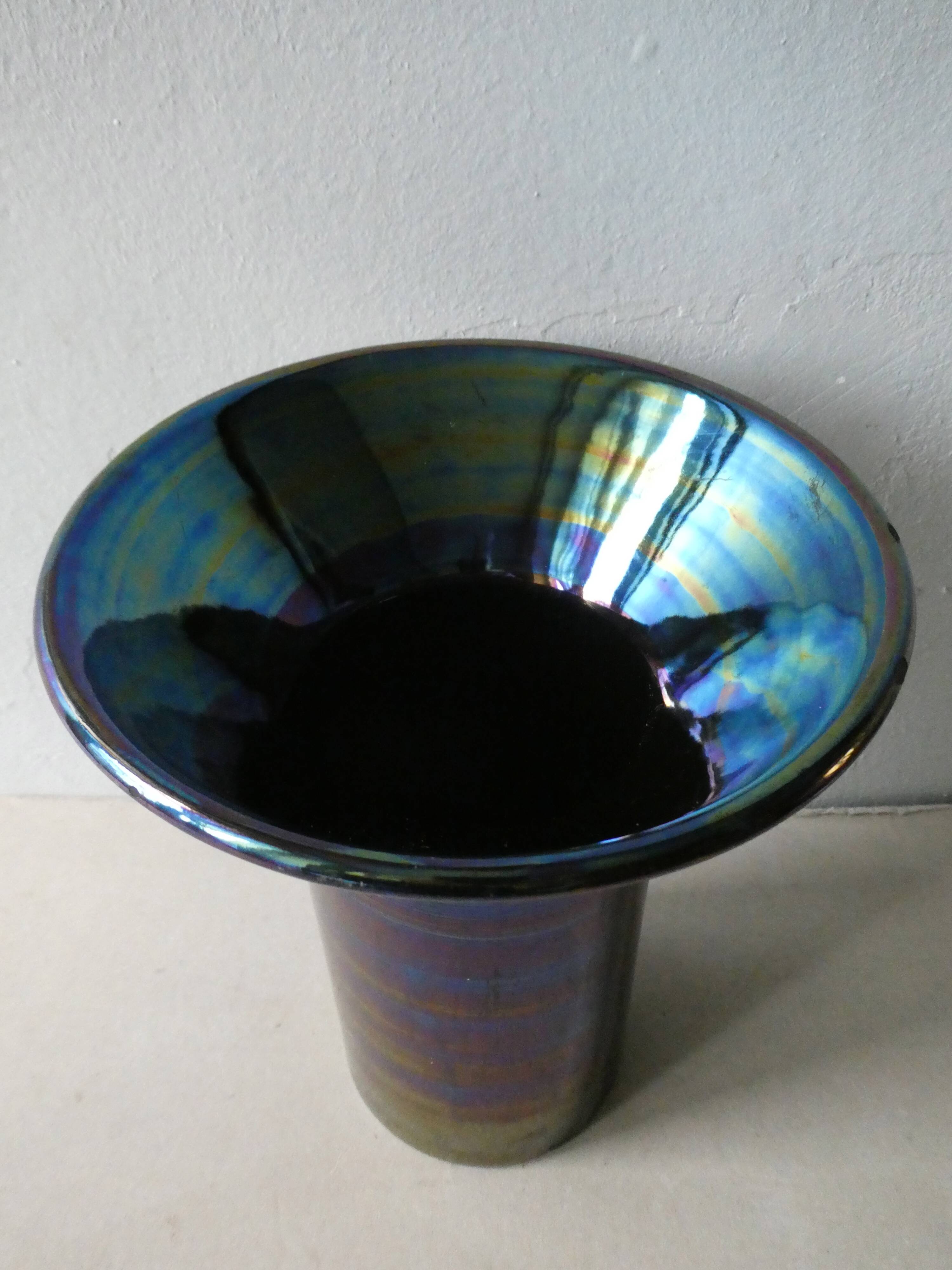 Vase en céramique noire irisée art deco