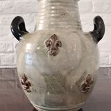 Vase with handles in Guérin sandstone