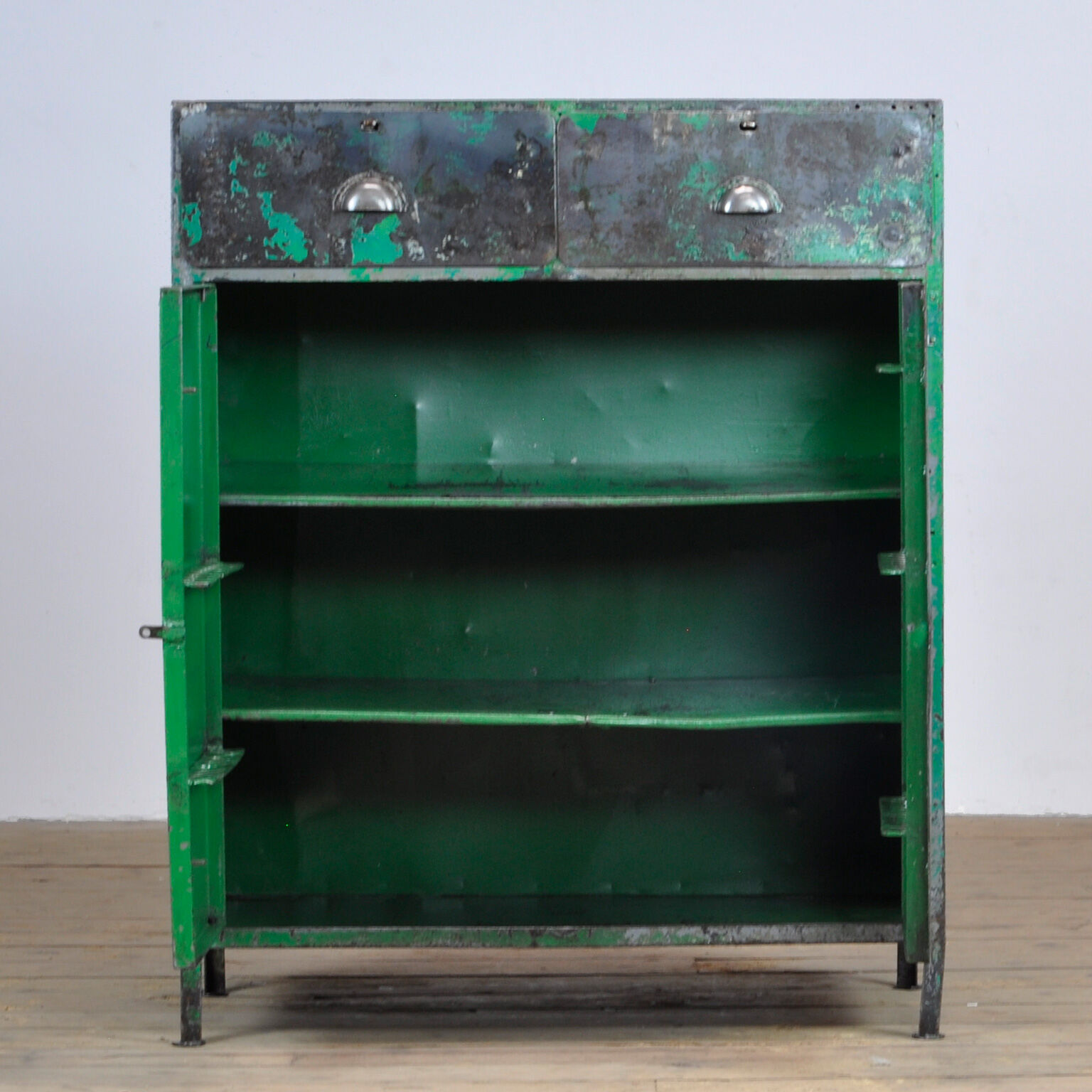 Buffet industriel en fer, années 1960