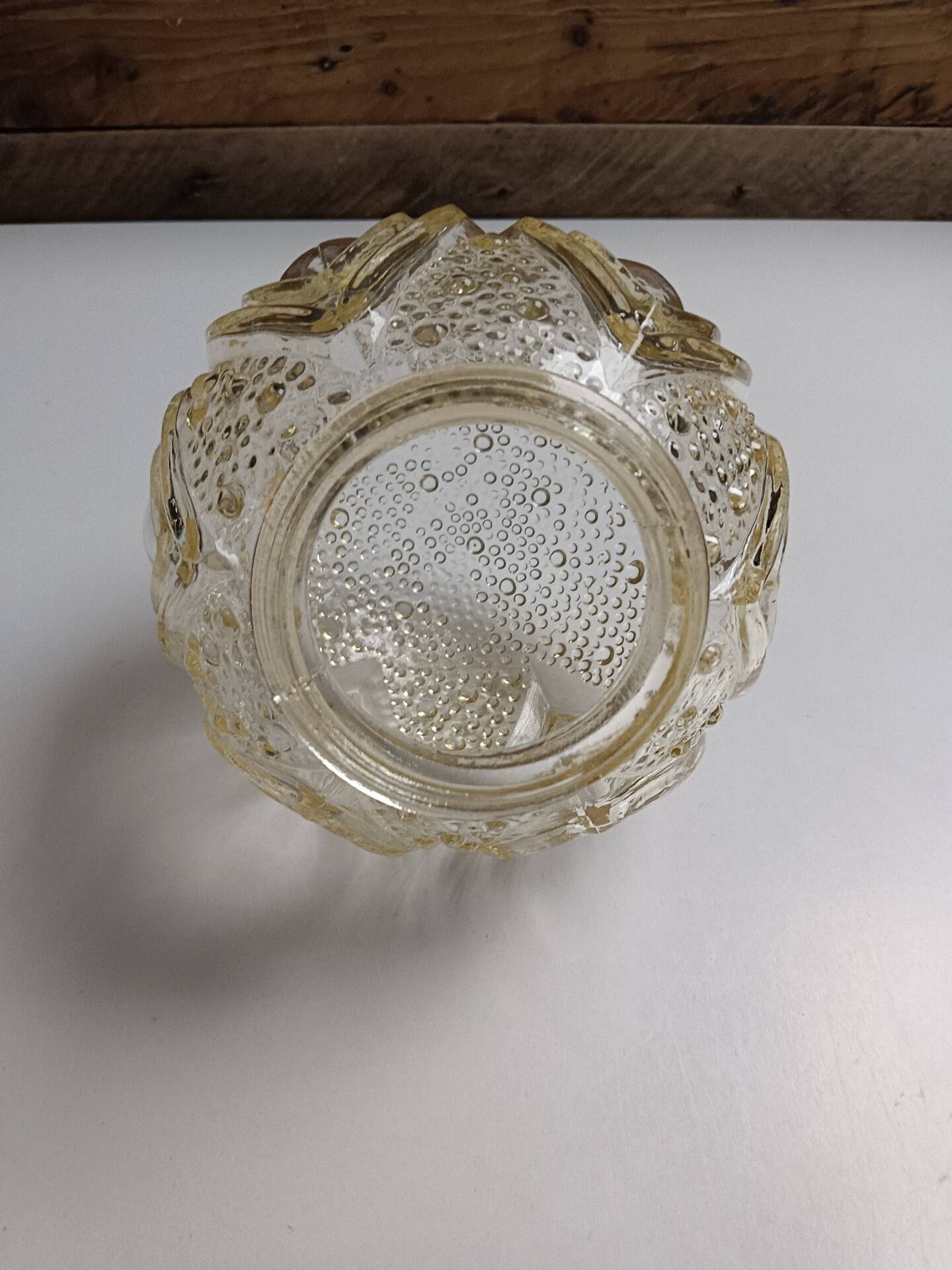 Round relief luminaire glass RZB and its electrifiable support.