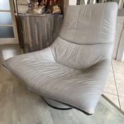 Swivel lounge chair ottoman footrest leather Mantis Gerard Van den Ber