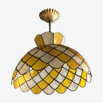 Mother-of-pearl pendant lamp, white and yellow, with lead or tin, brass colour