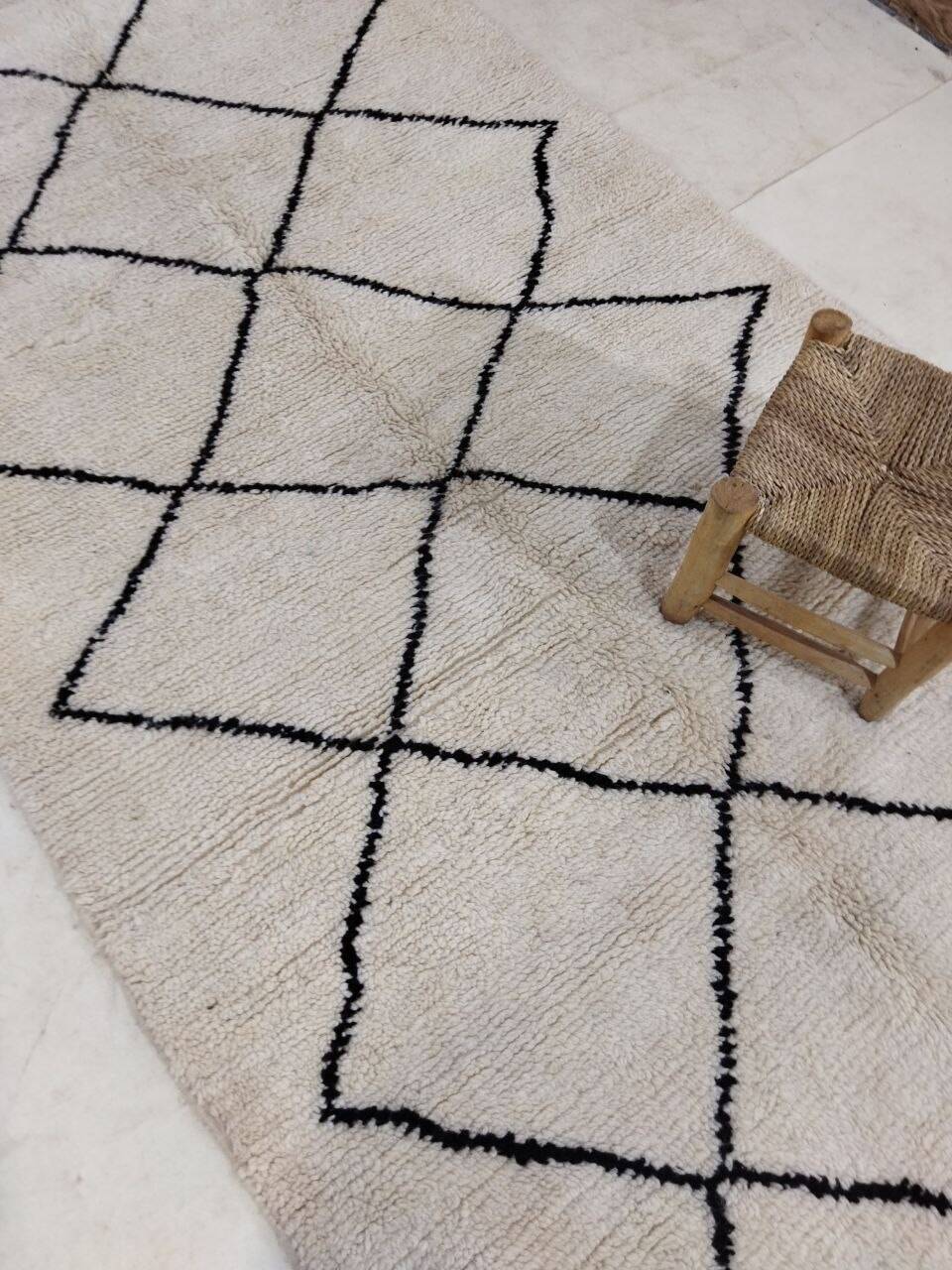 Handmade moroccan berber rug 270 x 140 cm