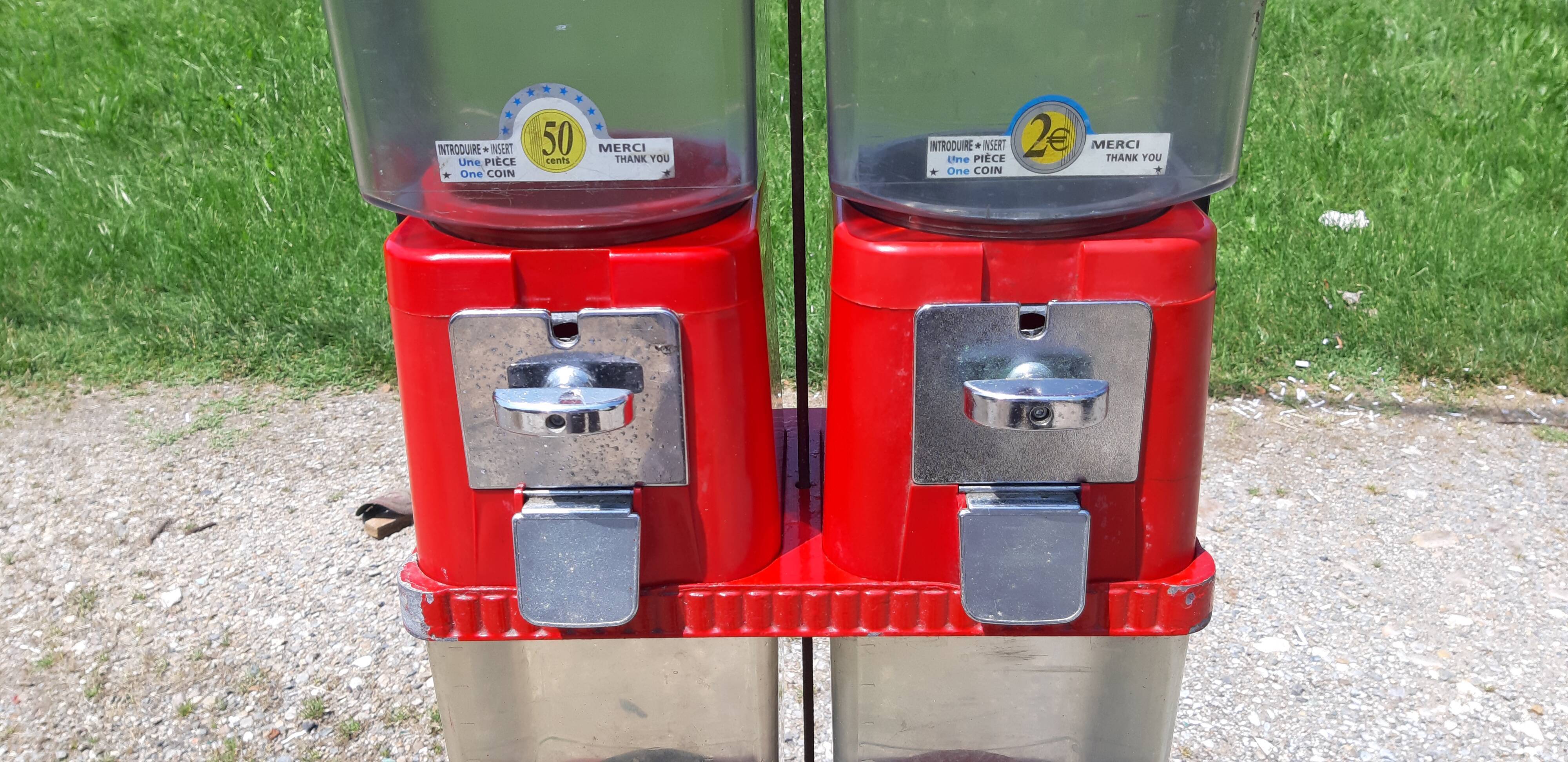 BRABO Candy Dispenser