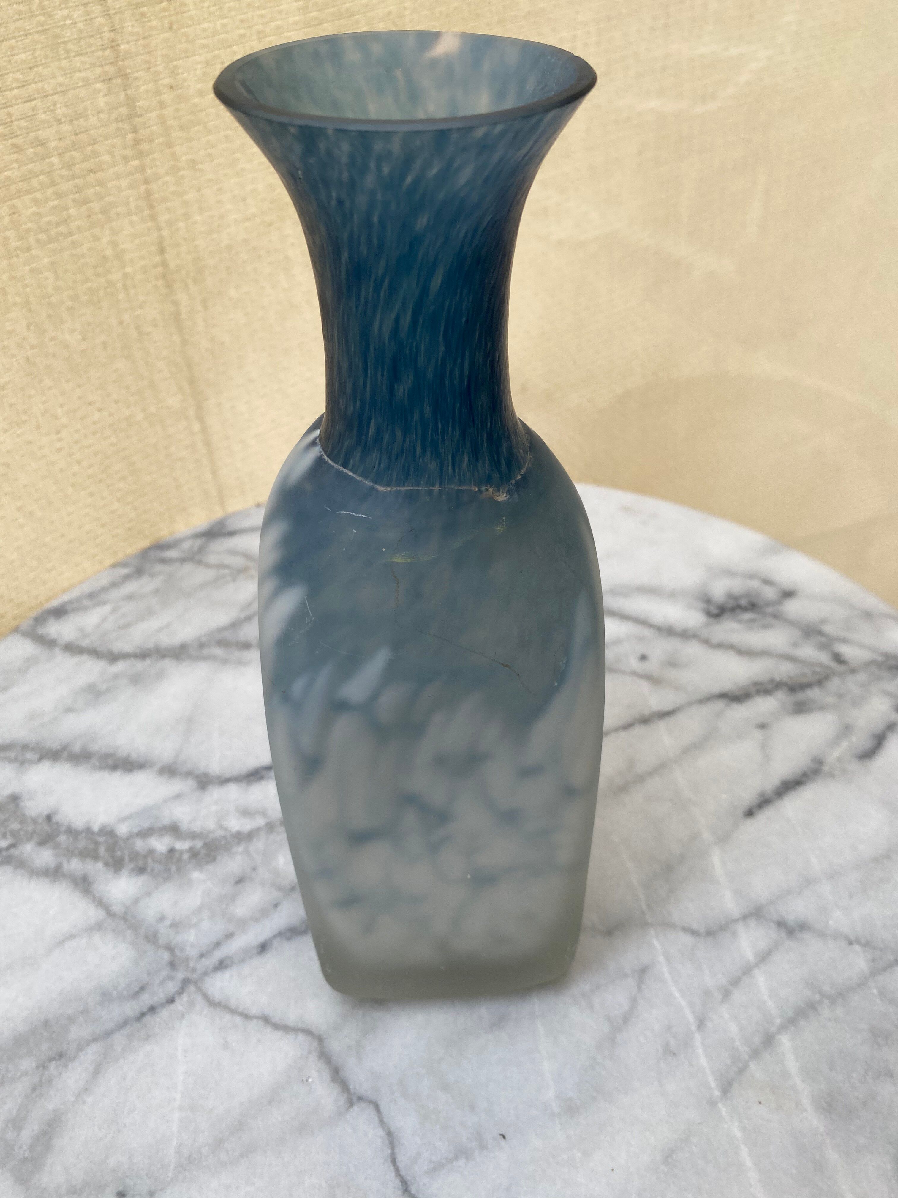 Frosted glass bottle vase – Blue & Frosted White Gradient