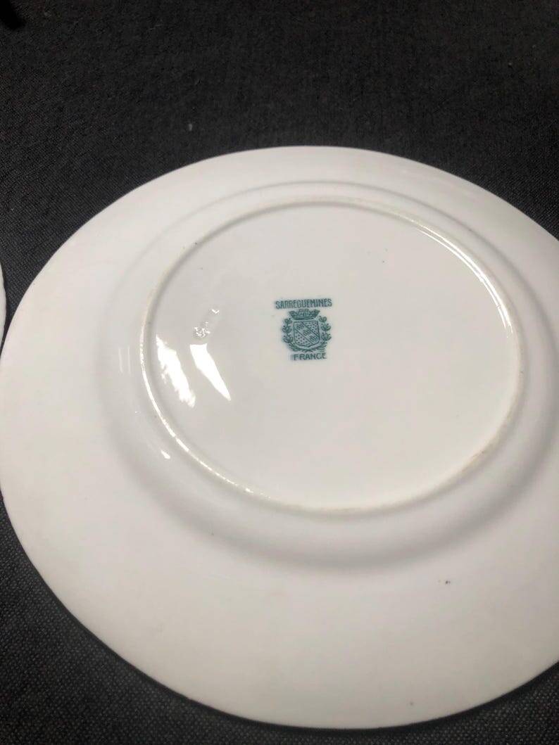 Sarreguemines Dessert Plates: Hand-Painted Chinoiserie Decor, 19th Century