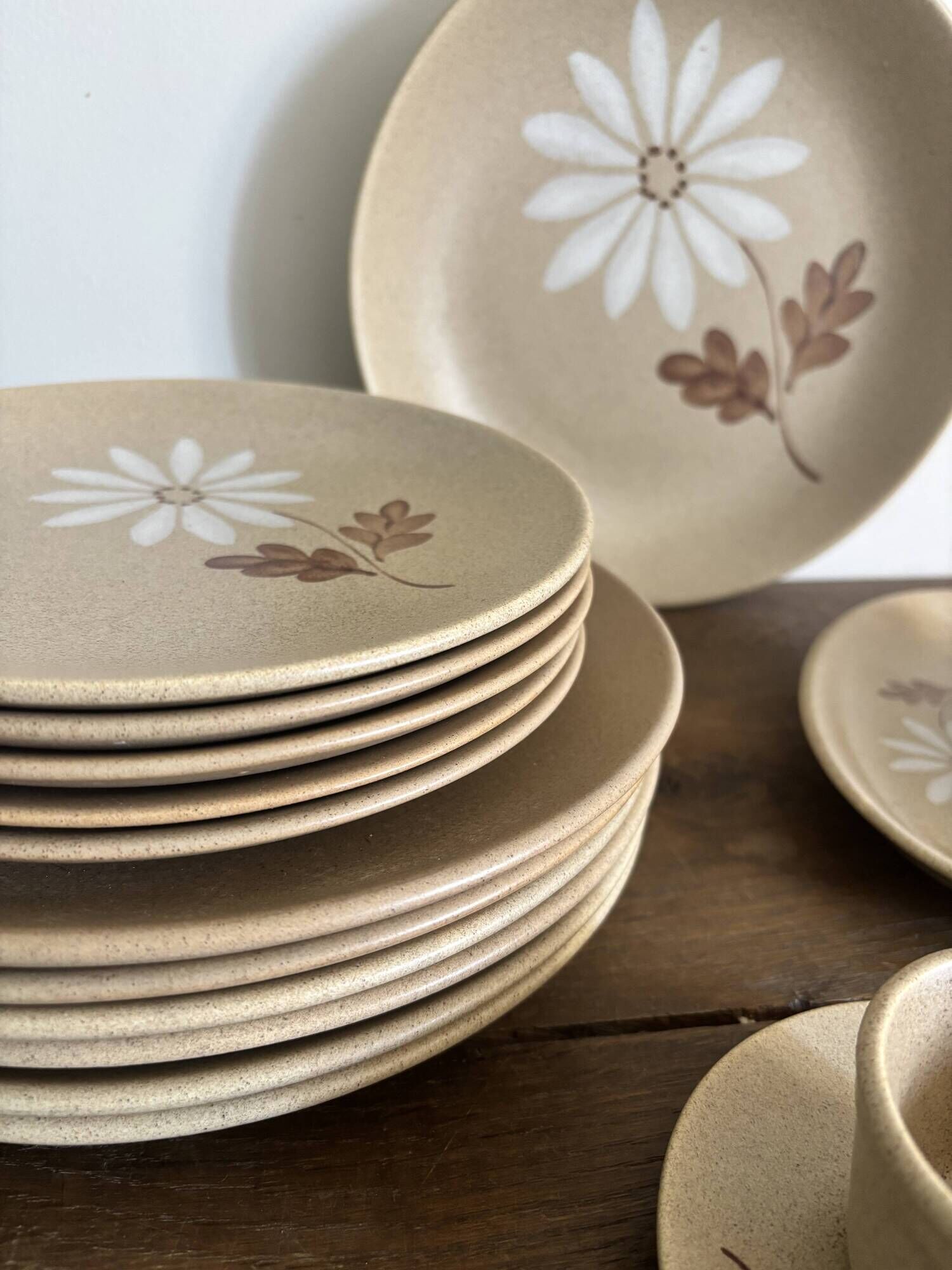 Vintage Autumn tableware from Saint-Amand – 16 pieces