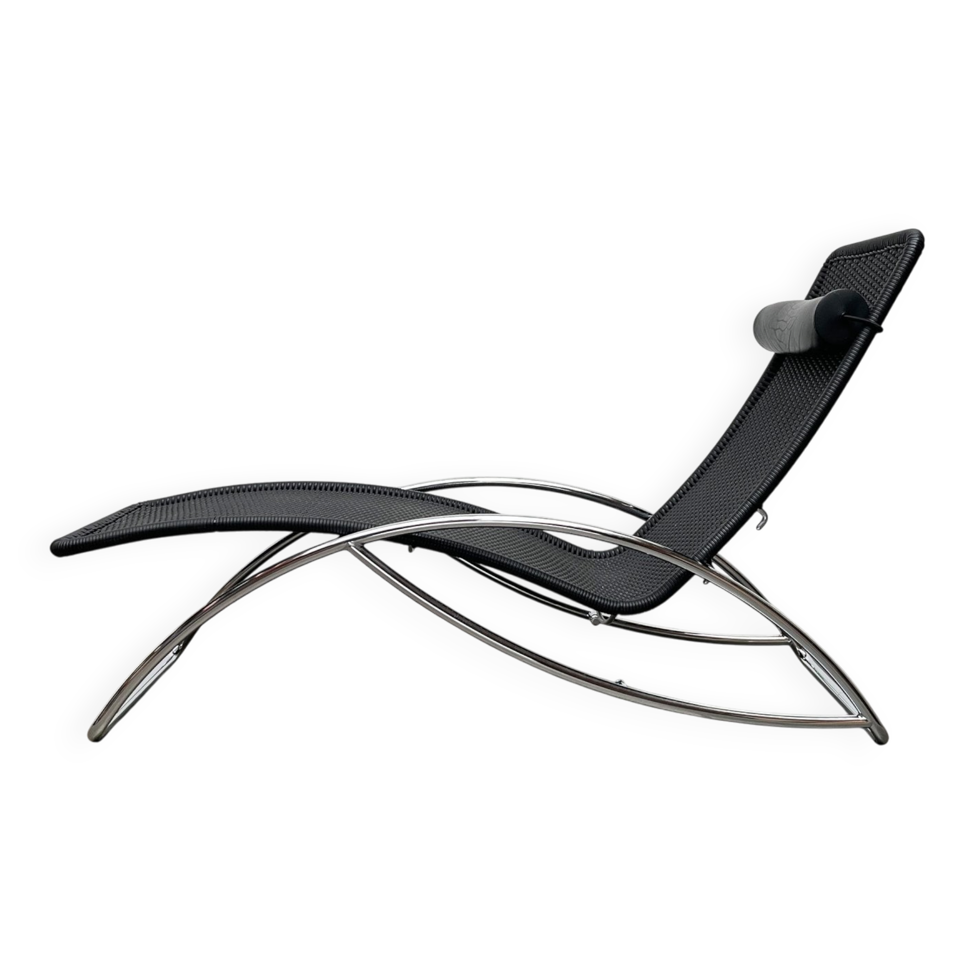 Vintage chaise longue model S 828 in tubular steel by Torben Skov for Thonet, 1980s.