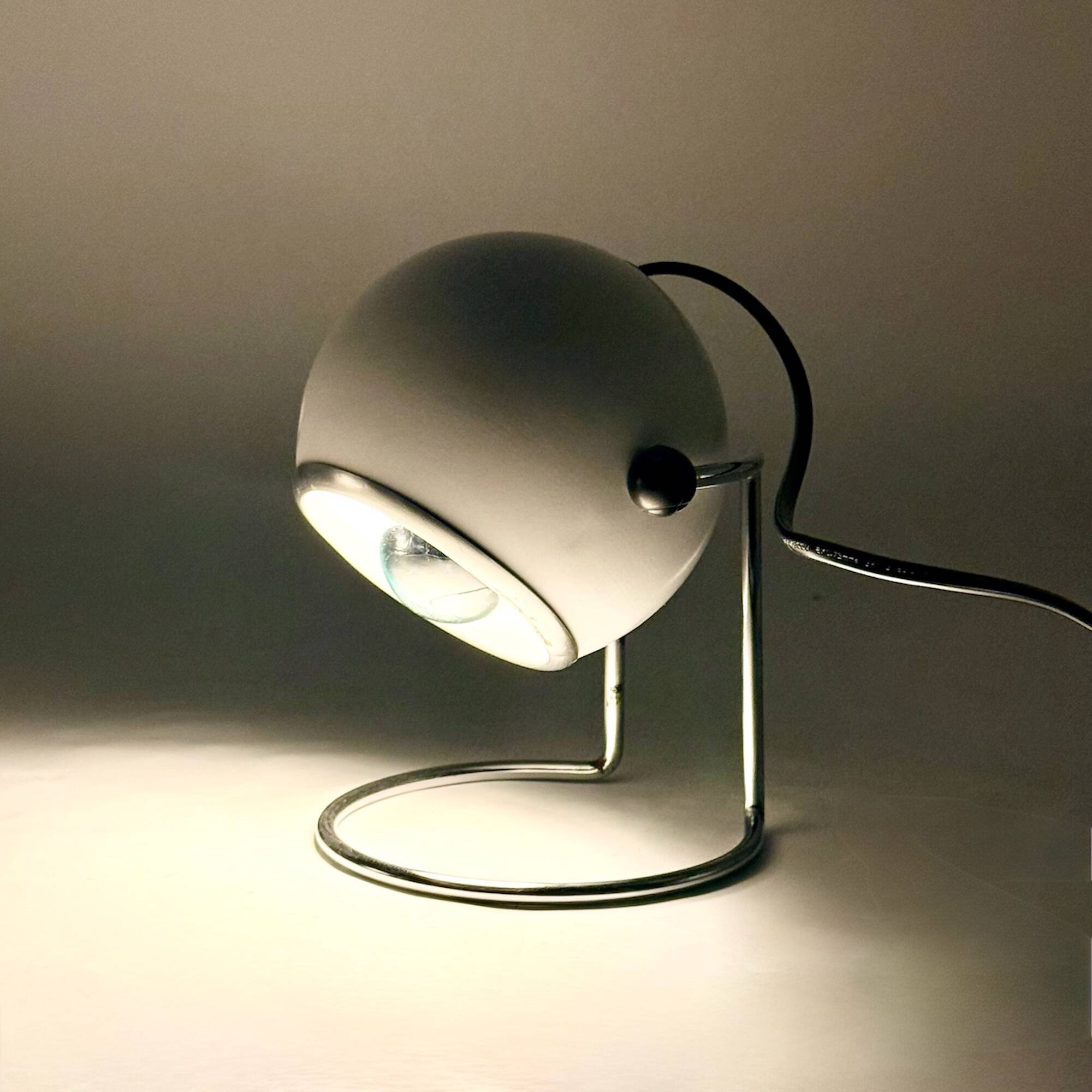Lampe de table eyeball Targetti chrome design spatial Italie années 70