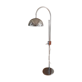 Adjustable floor lamp