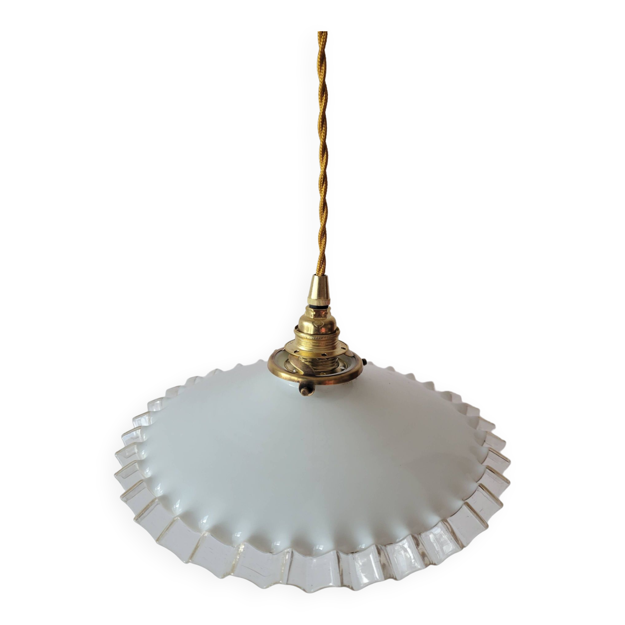 Suspension en opaline dentelée