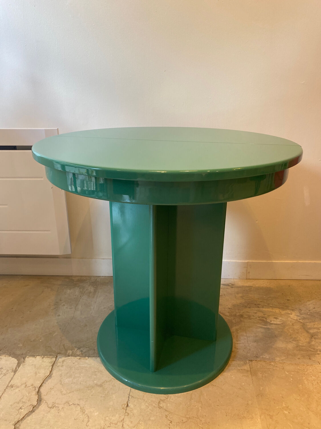 Lacquered round table