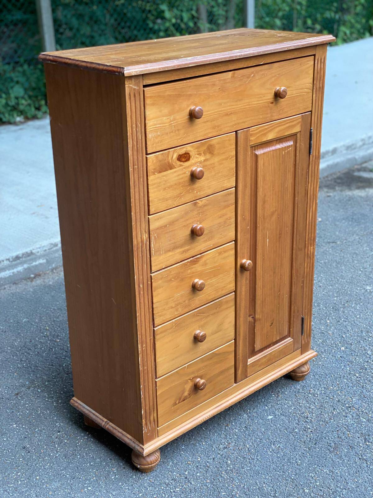 English wooden chest of drawers from the 80s