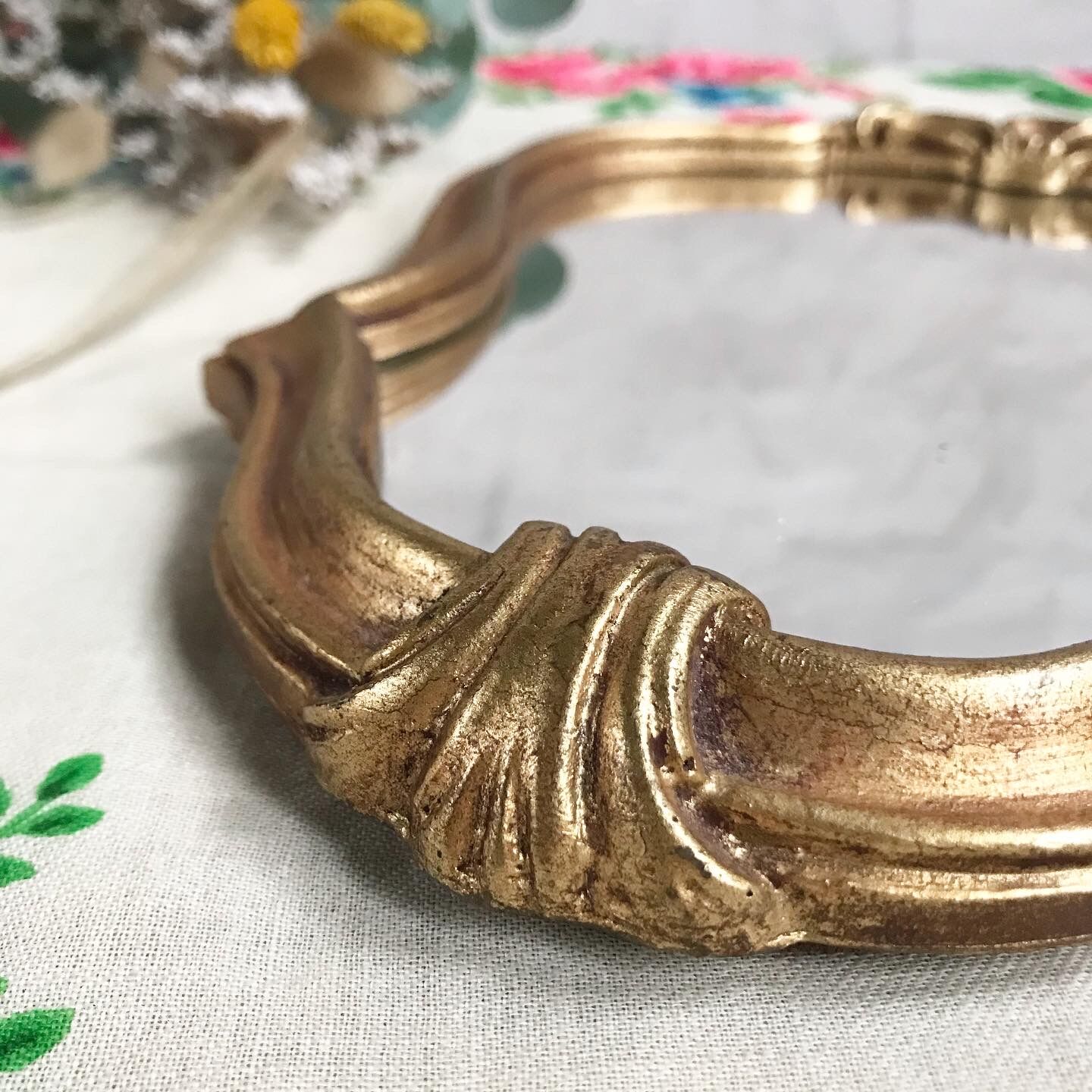 Mirror gold wood shell 32x22cm