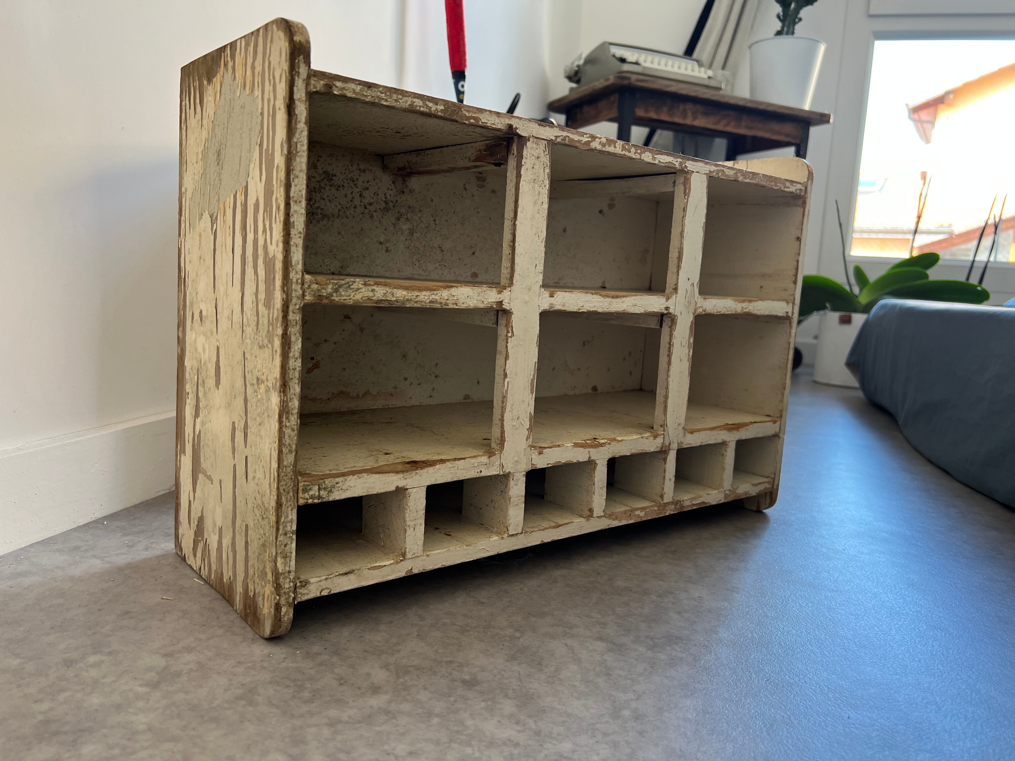 Wall shelf