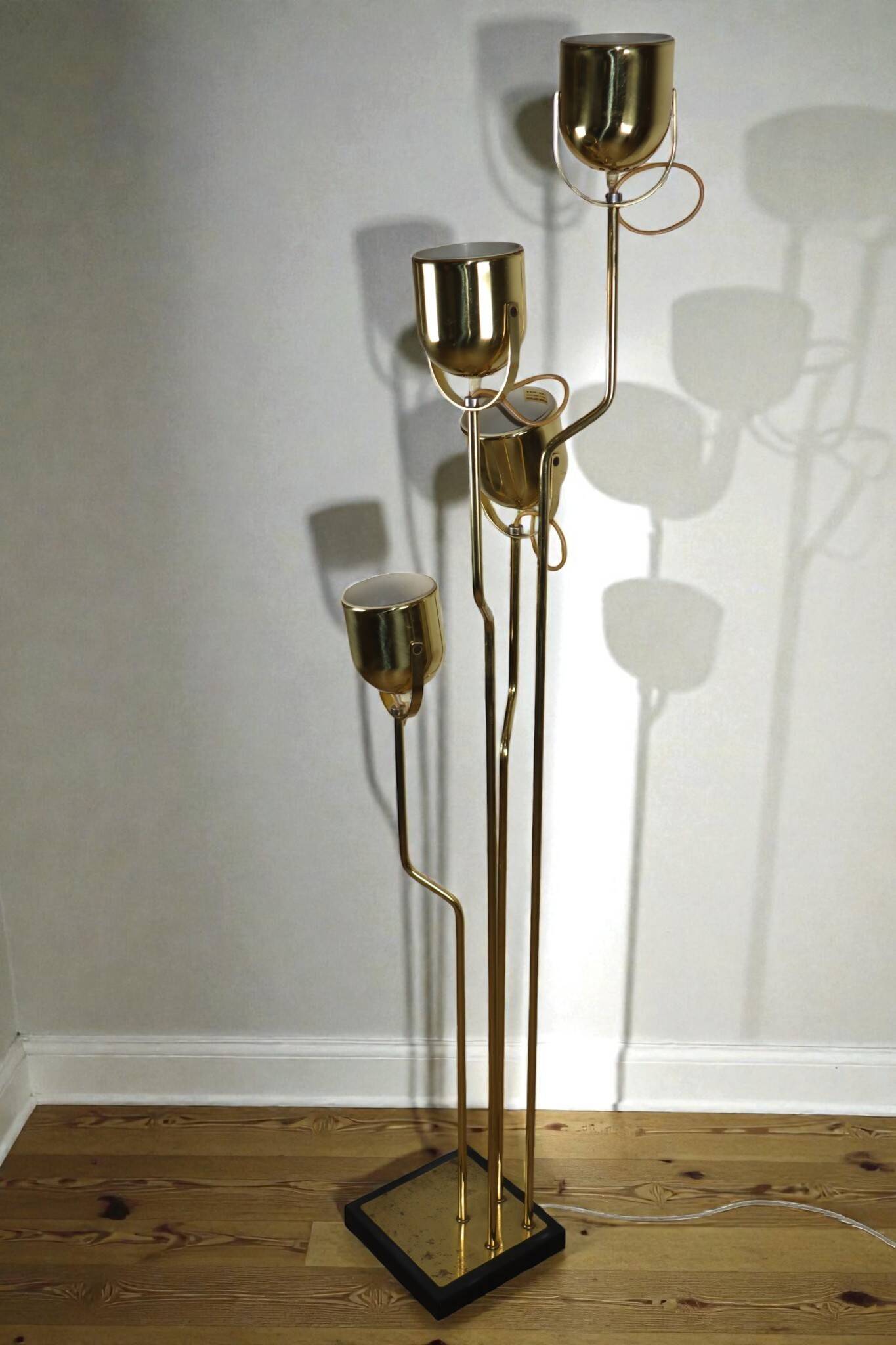 Vintage Goffredo Reggiani floor lamp in gold metal - 1970s