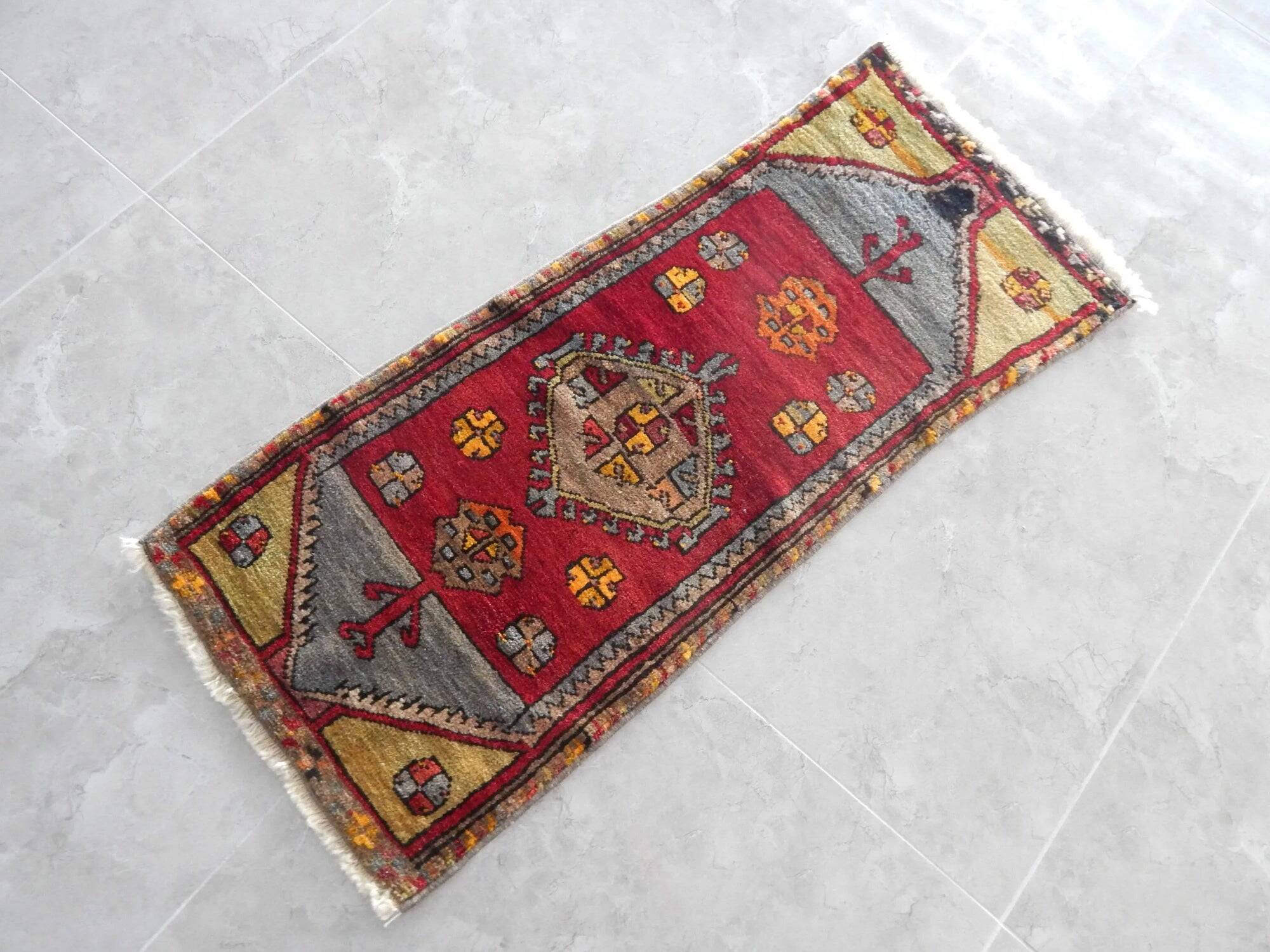 Vintage Turkish Oushak rug 46x109 cm