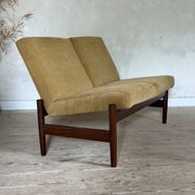 Banquette scandinave vintage velours jaune