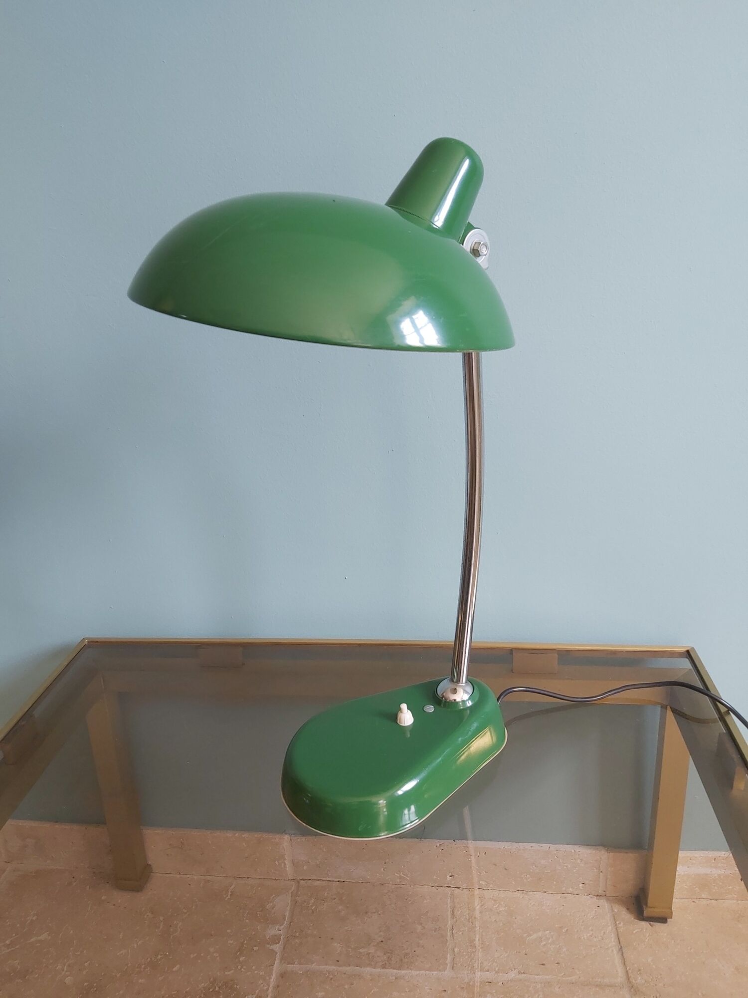 Large vintage desk lamp (50cm) in green lacquered metal, 70s