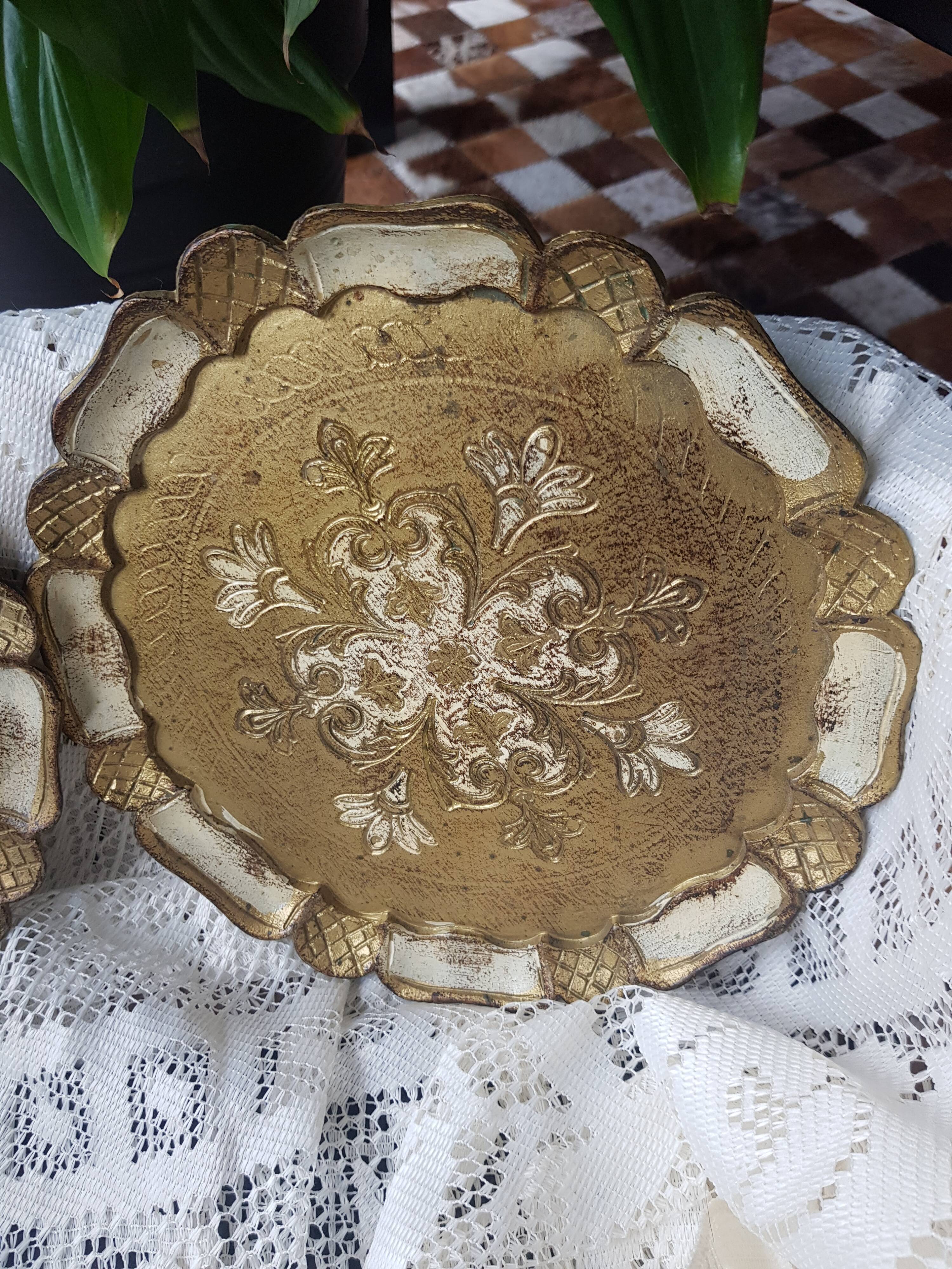 Duo de plateaux florentins en bois