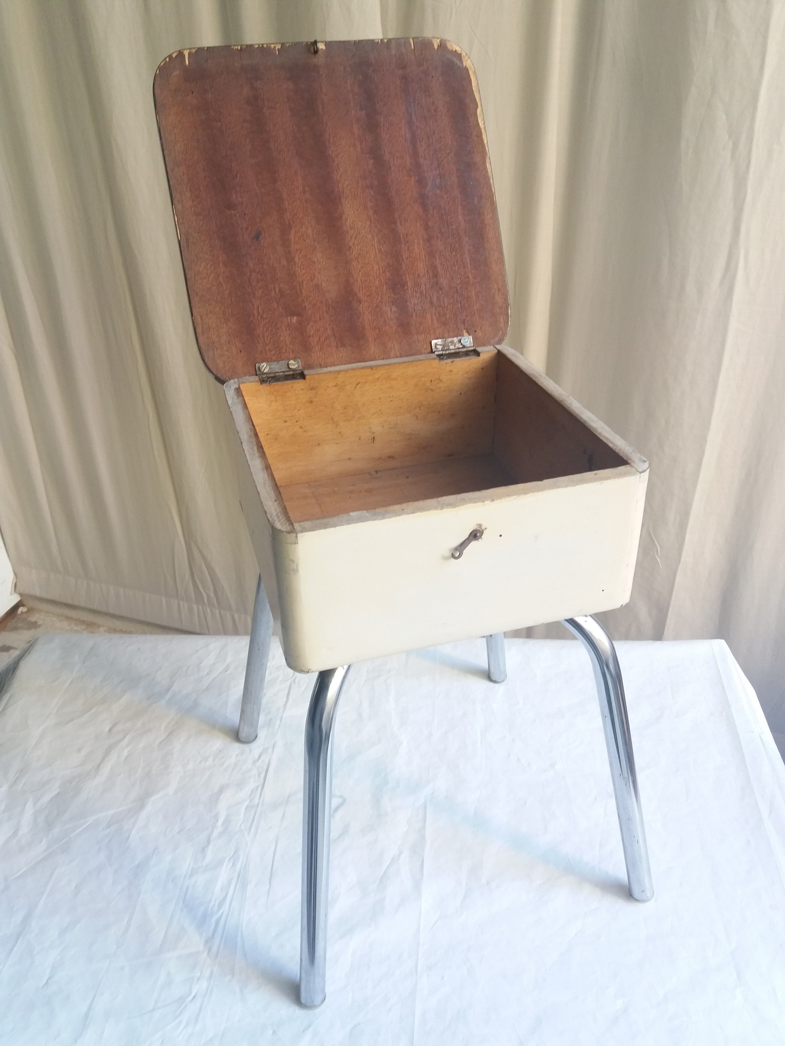 Vintage waxer stool
