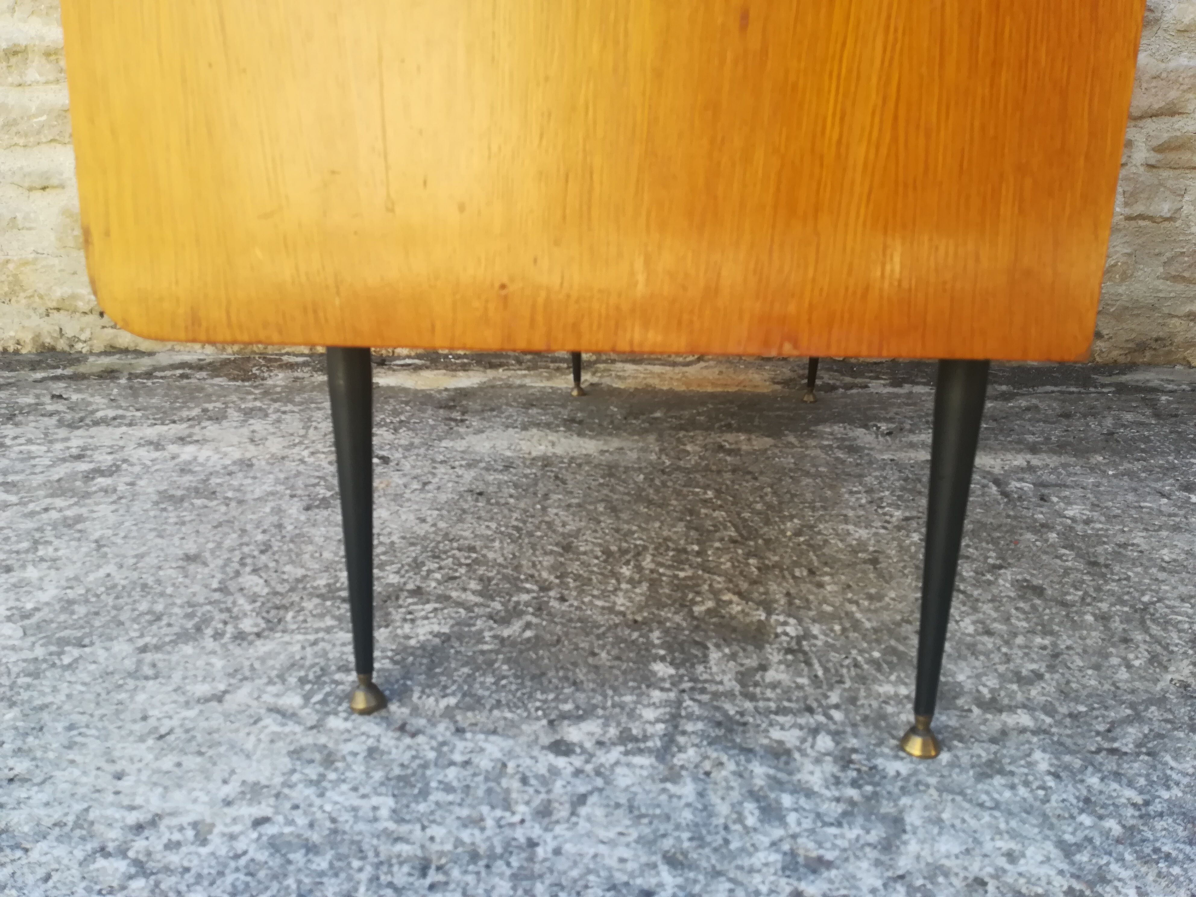 Convenient metal compass feet