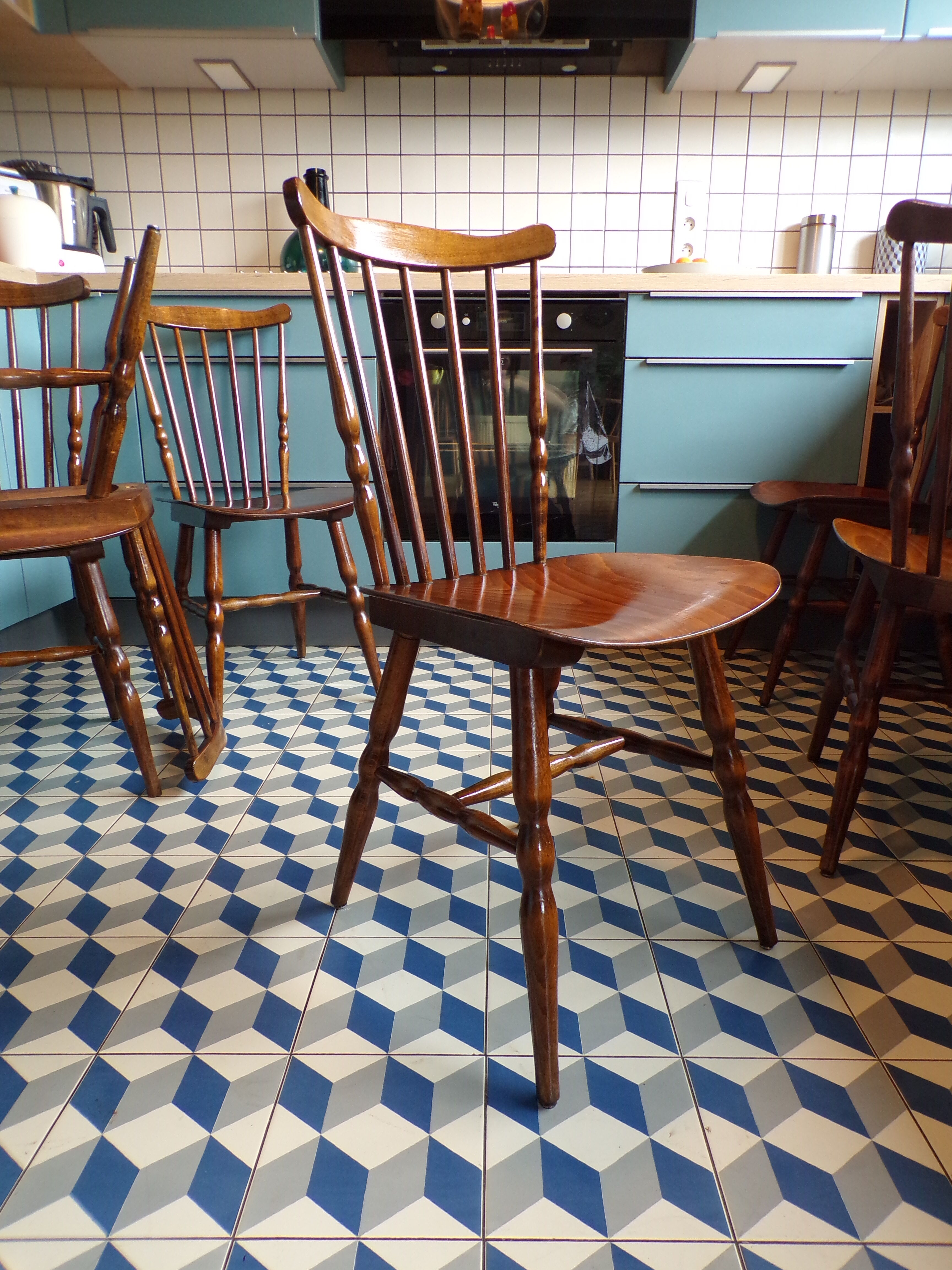 Suite 6 chairs Baumann Tacoma