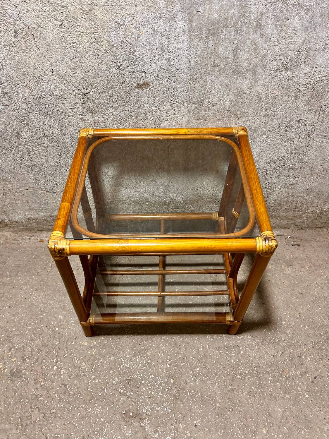 Table basse en rotin vintage