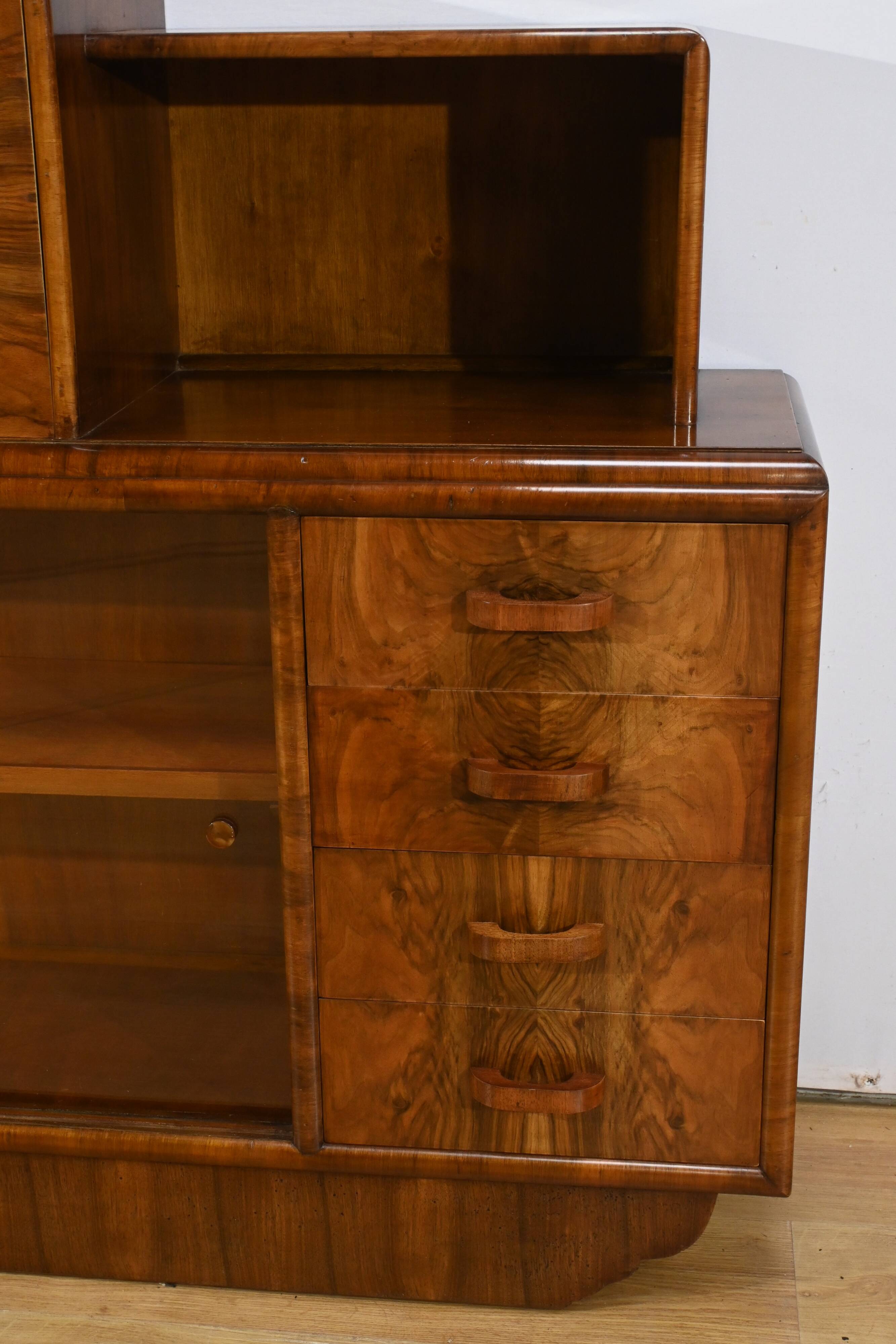 Meuble Vitré Rurka en Ronce de Noyer, Art Déco – 1940