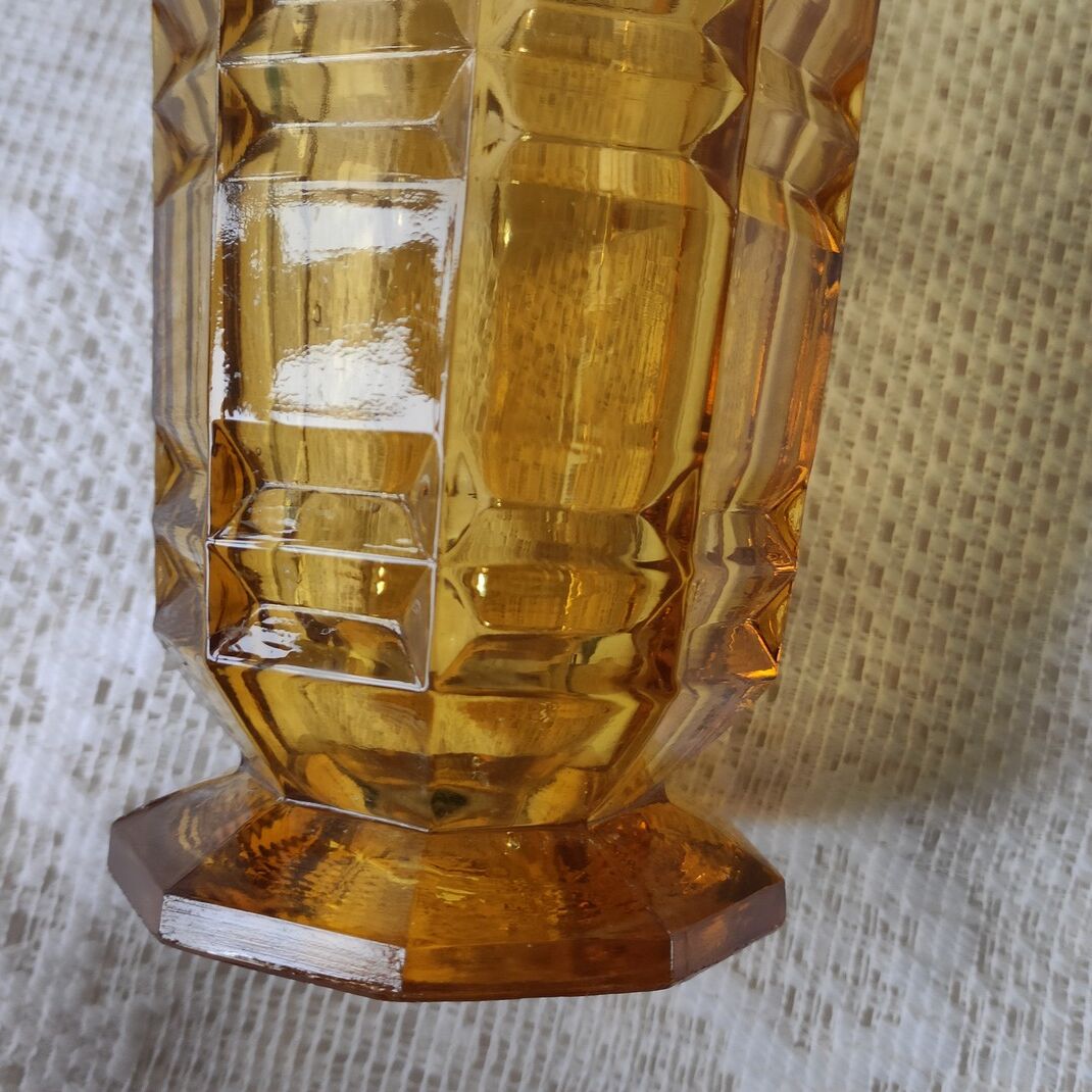 Art Deco vase honey