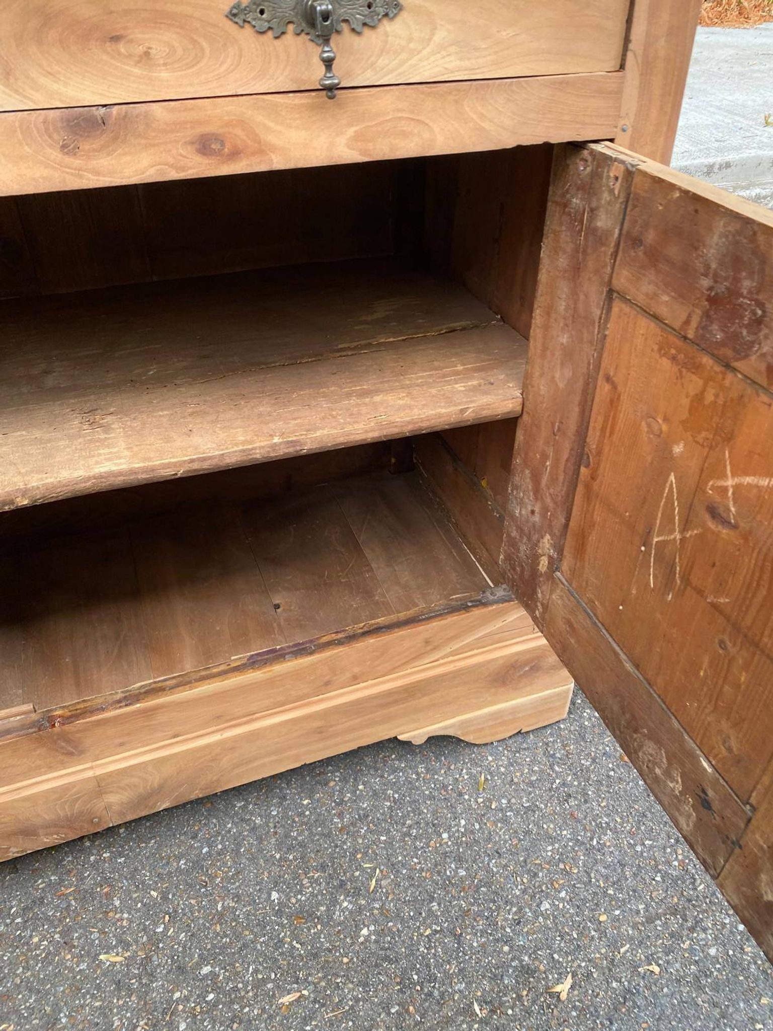 18th-century stripped buffet in solid walnut