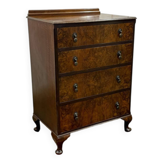 Commode anglaise Chippendale en loupe de noyer des années 1930